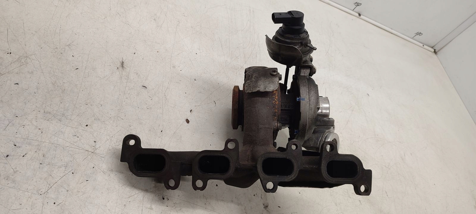 turbo VW Caddy III 1,6 TDI CAY