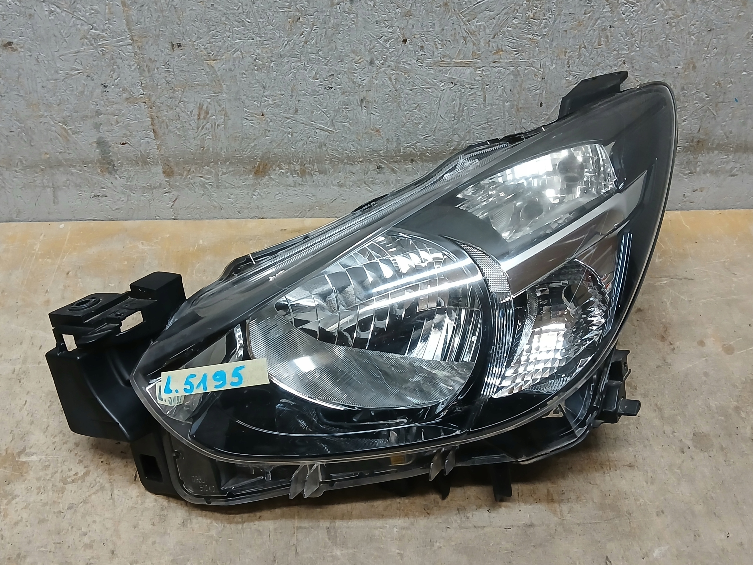 light front left MAZDA II 2 DJ 14- DB5J-51040