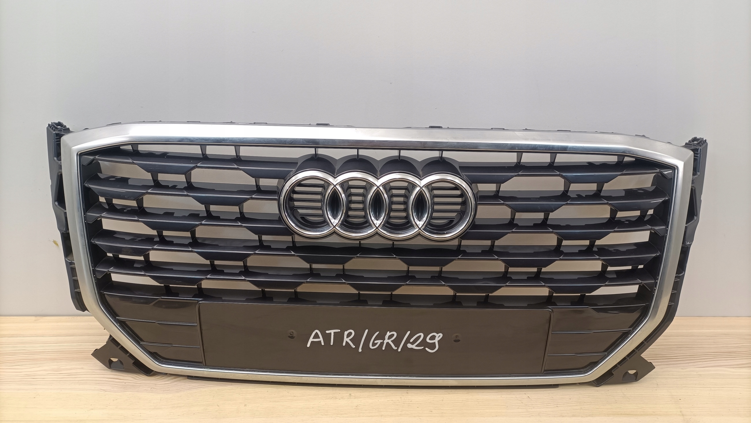 Audi Q2 Kühlergrill FRONTGRILL Kühlergitter 81A8536510G - Thumbnail 1