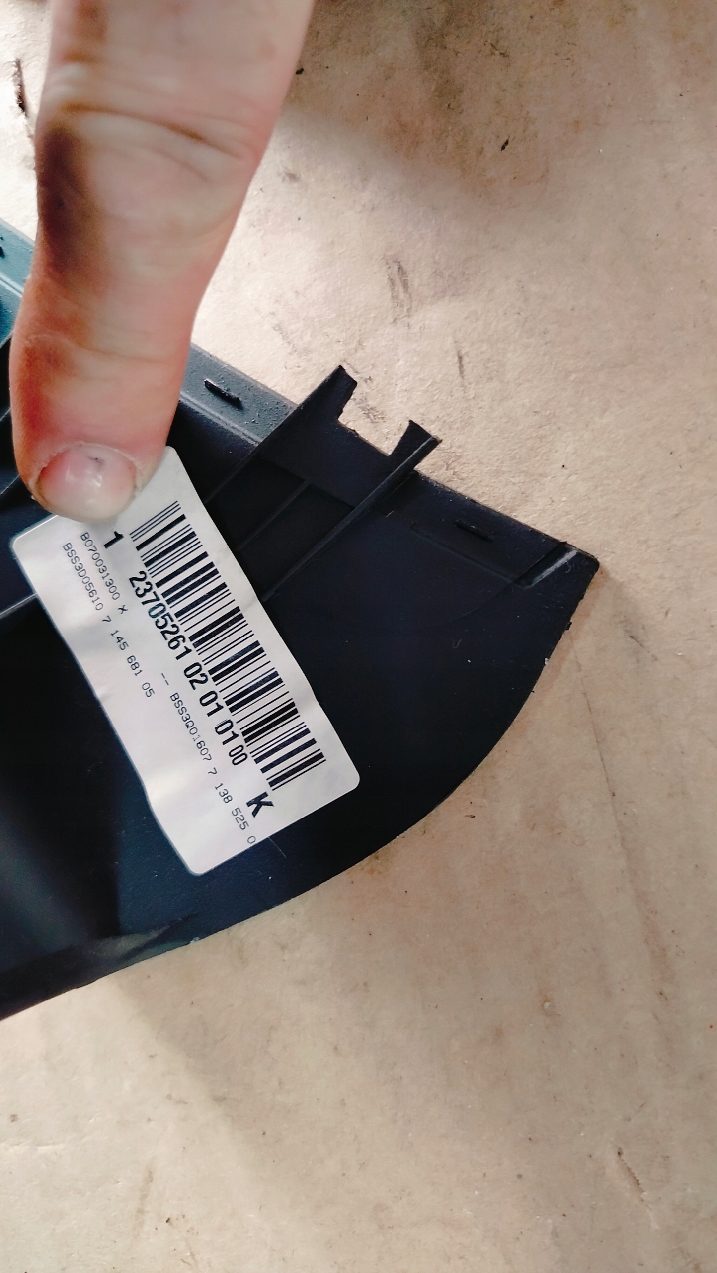 BMW E91 mřížka klími obal RÁM zadního TUNELU 7118049