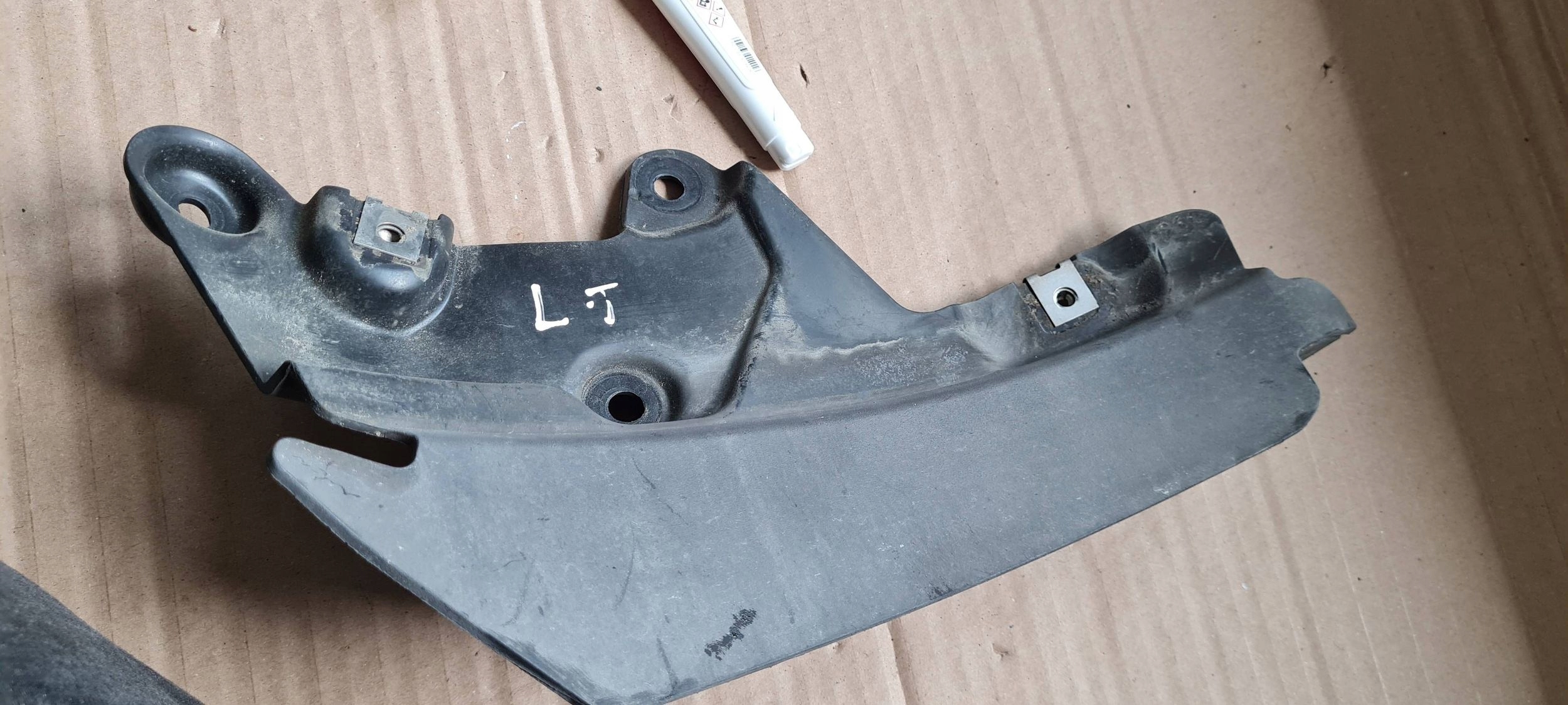 SQ8 4M RSQ8 Q8 SPOILER mudguard flap NADKOLA left rear part