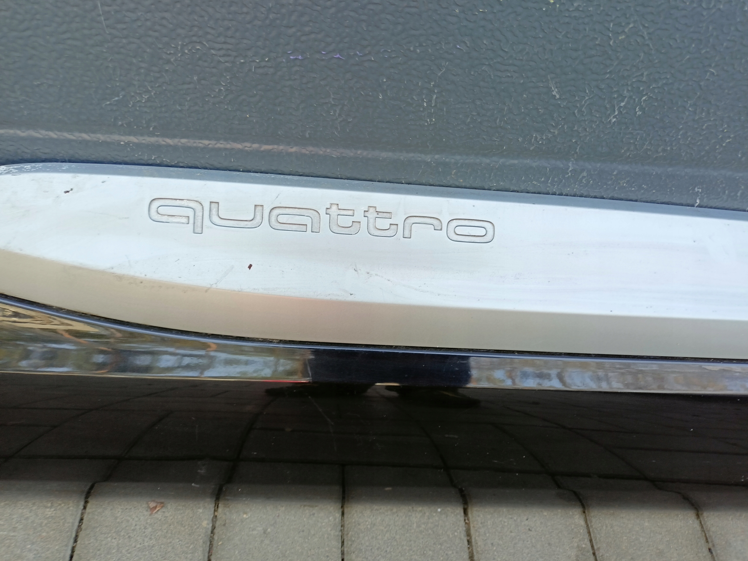 Audi Q7 4m S-line SQ7 moulding door right rear part