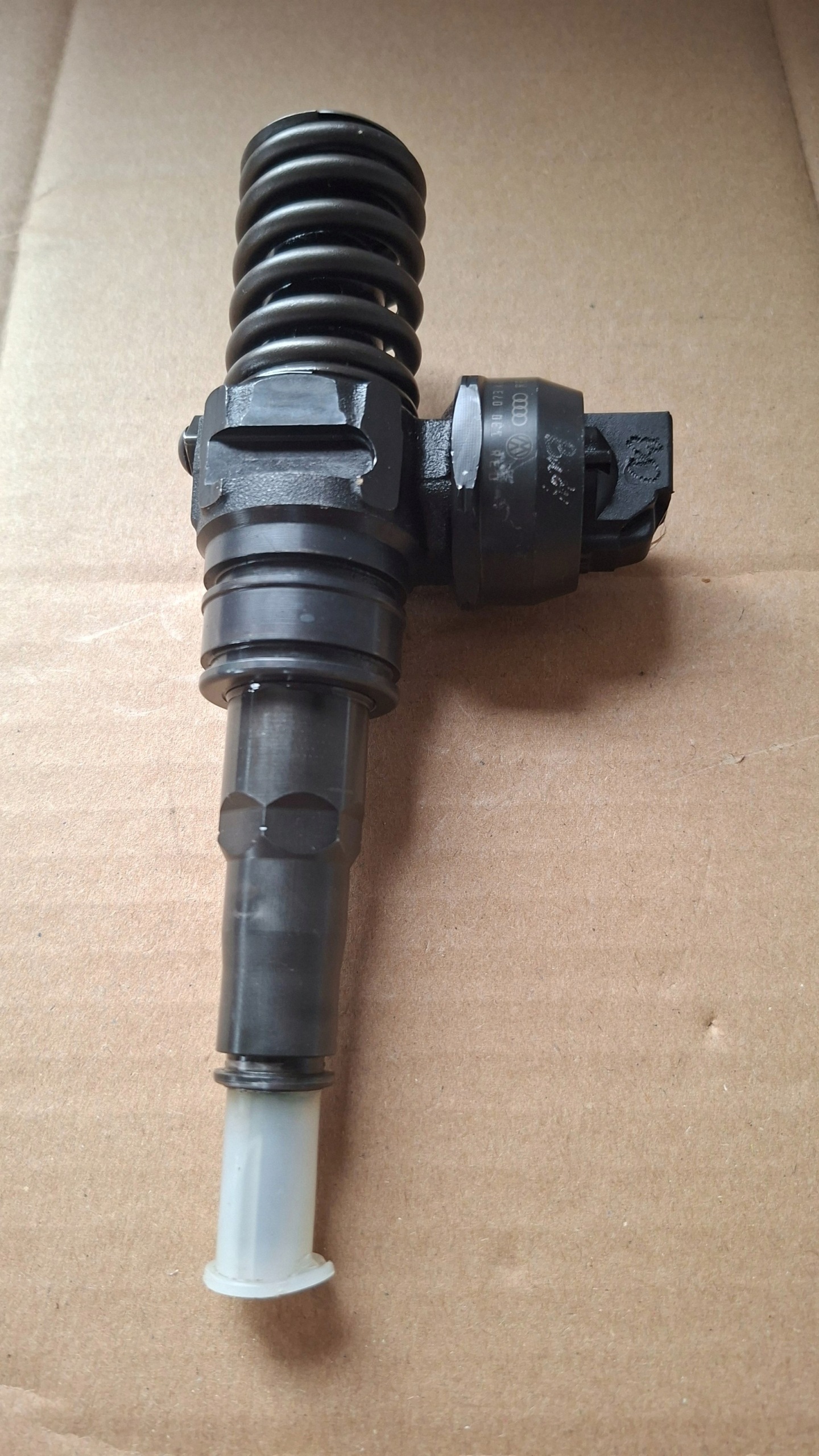 Pumpedüse BOSCH VW 1.9TDI 0414720215 WYDRUK
