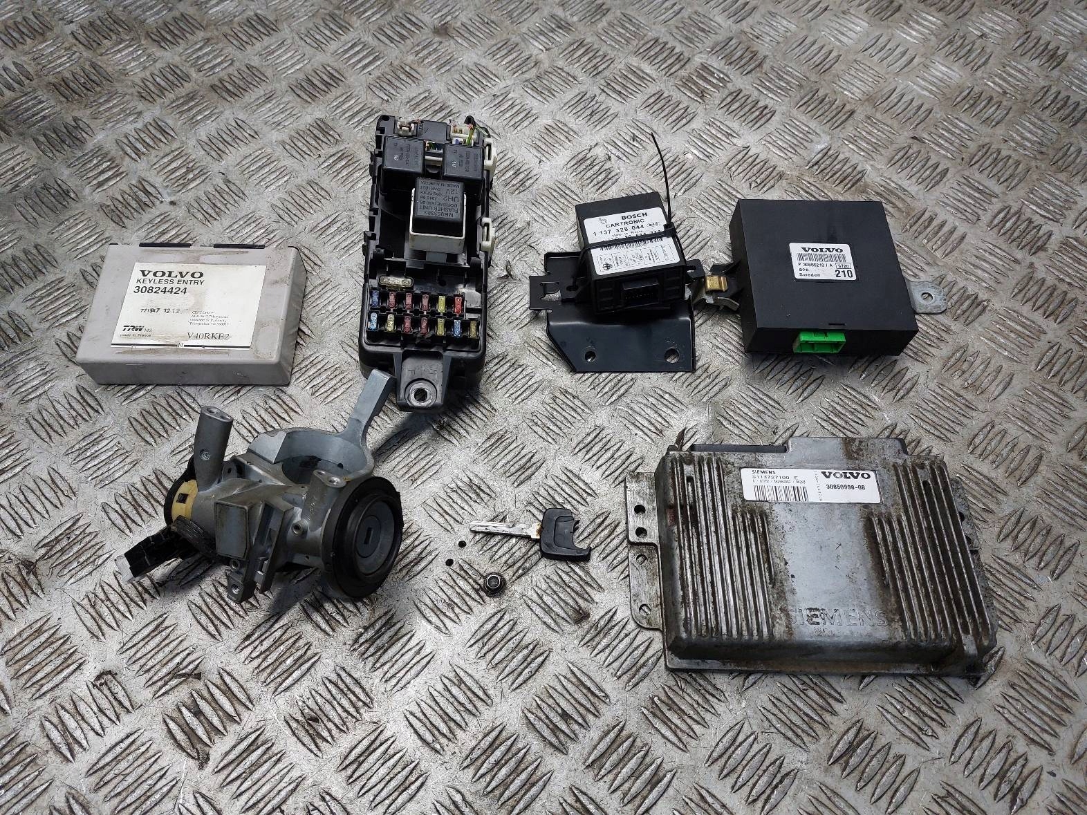 Стартовый комплект VOLVO V40 S40 и 1.6 16V 30850998