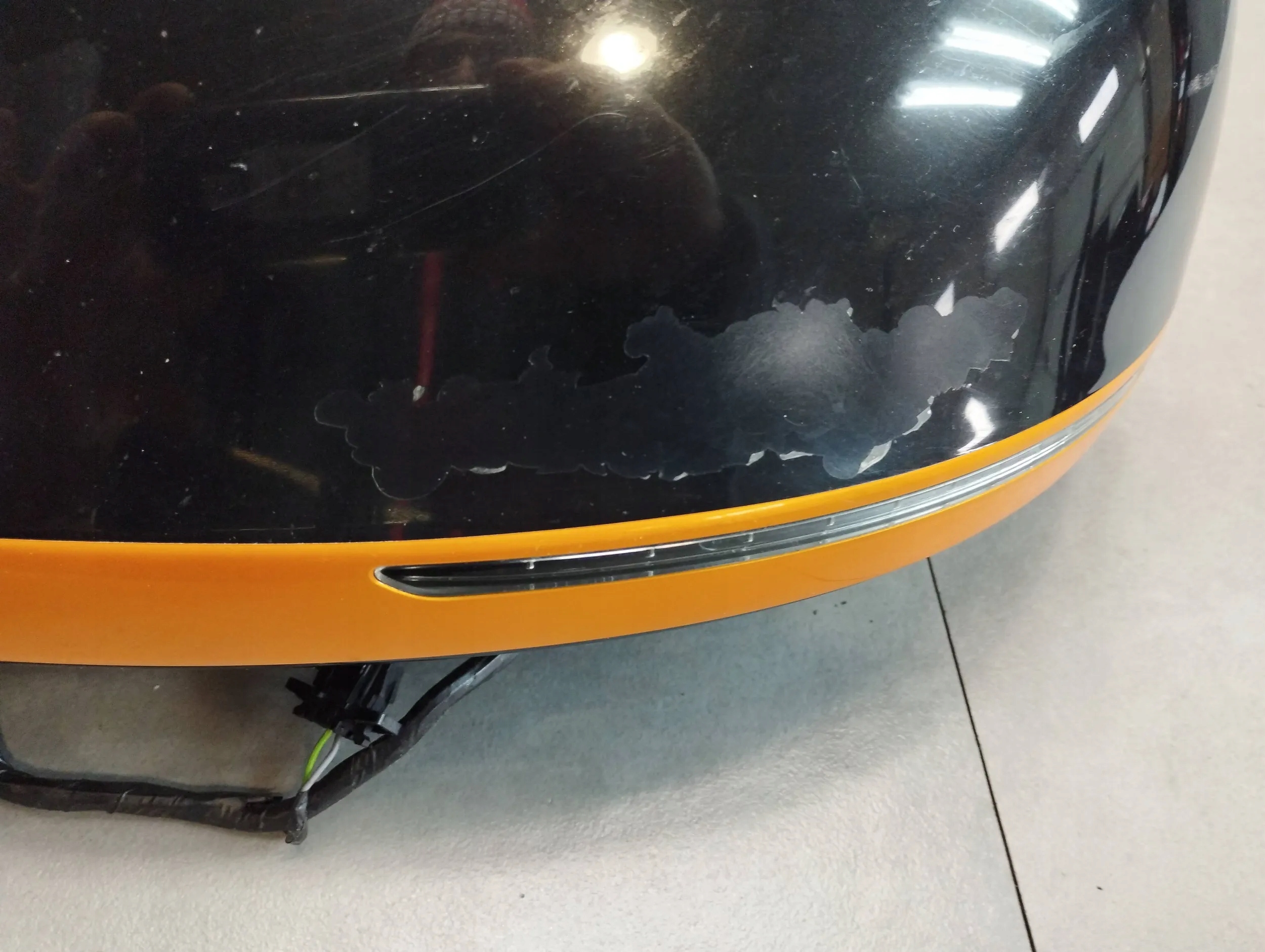 Audi Q7 4L LUSTERKO LEWE 13+2 PINY LZ9Y Kolor czarny