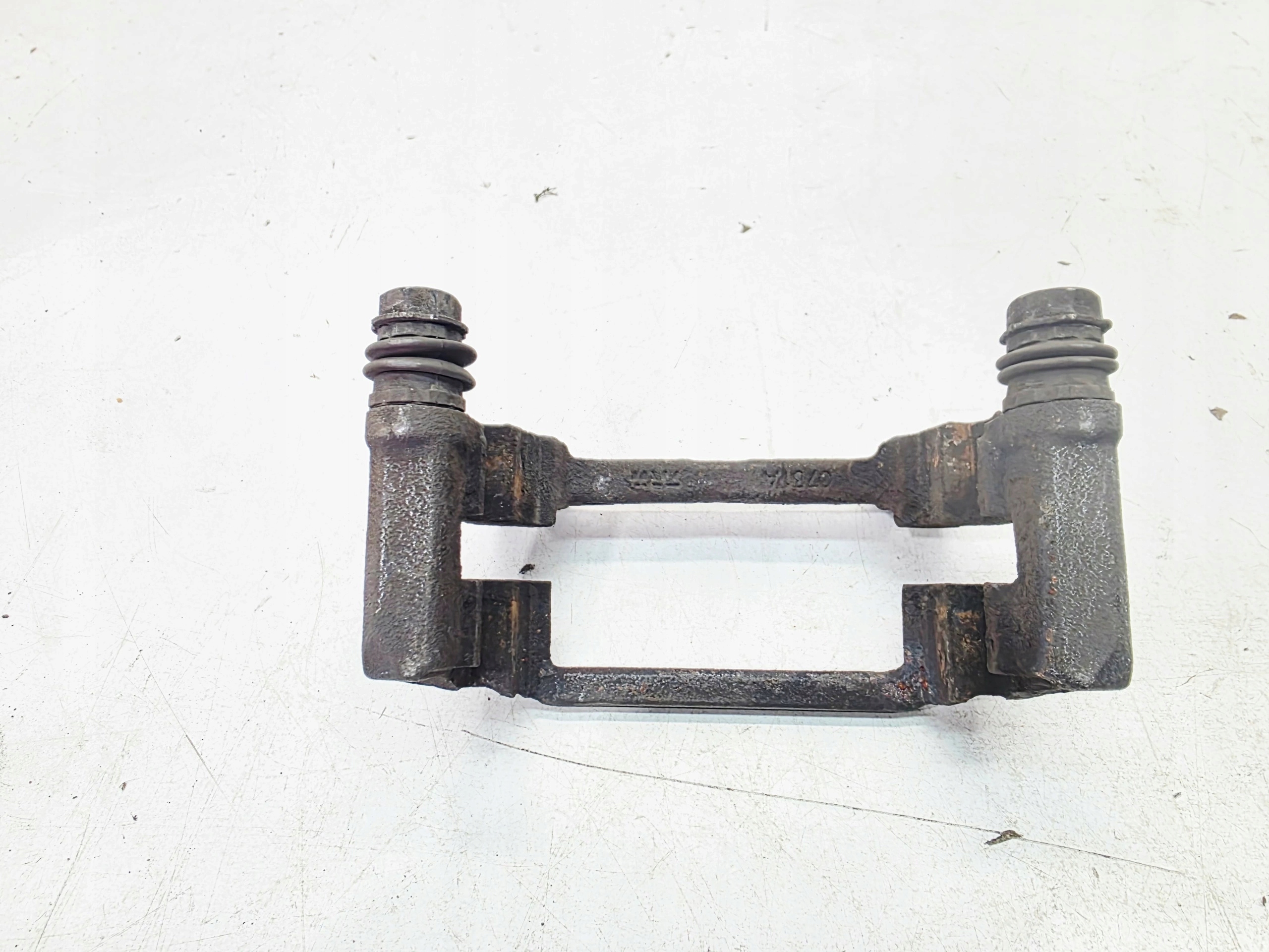 JARZMO HZACISKU Brems- heck AUDI Q3 8U VW 0108/A