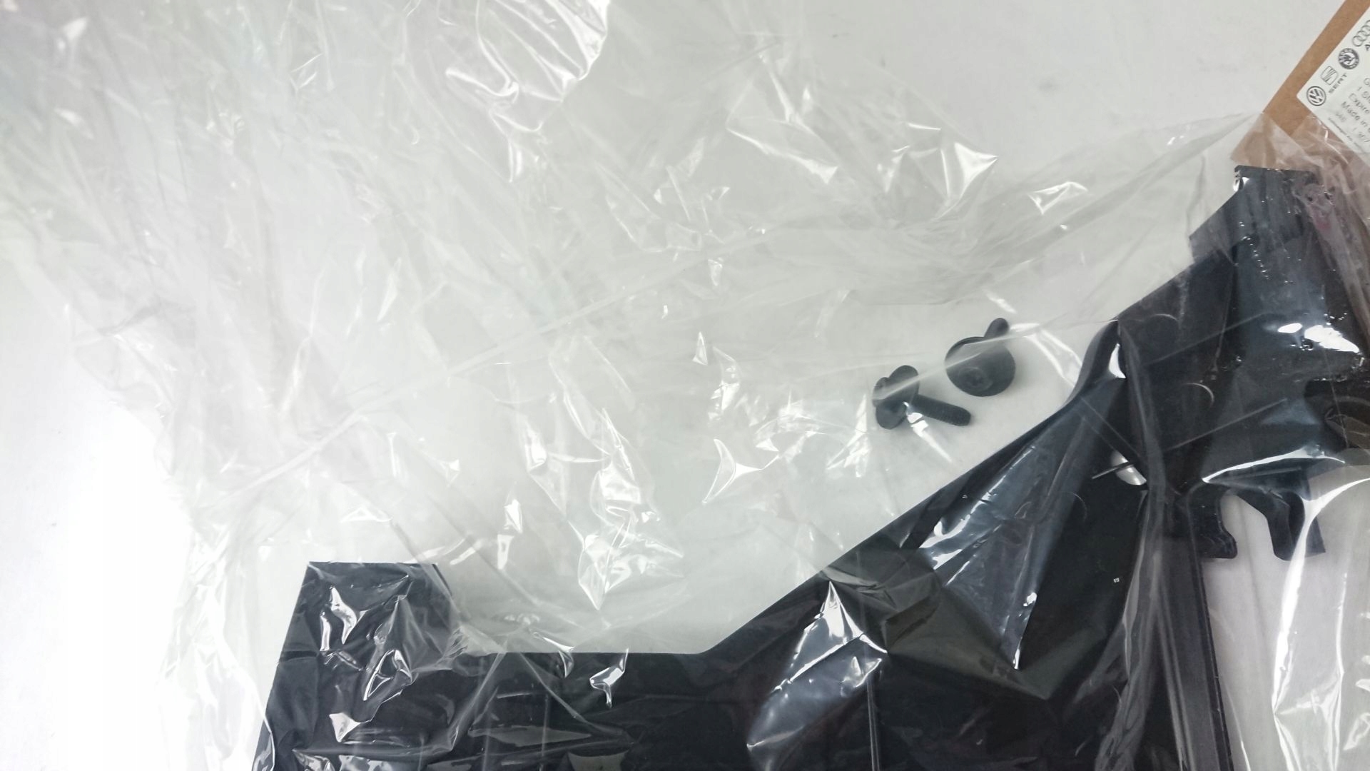 Audi OE 8T0 941 453 d крепление фара
