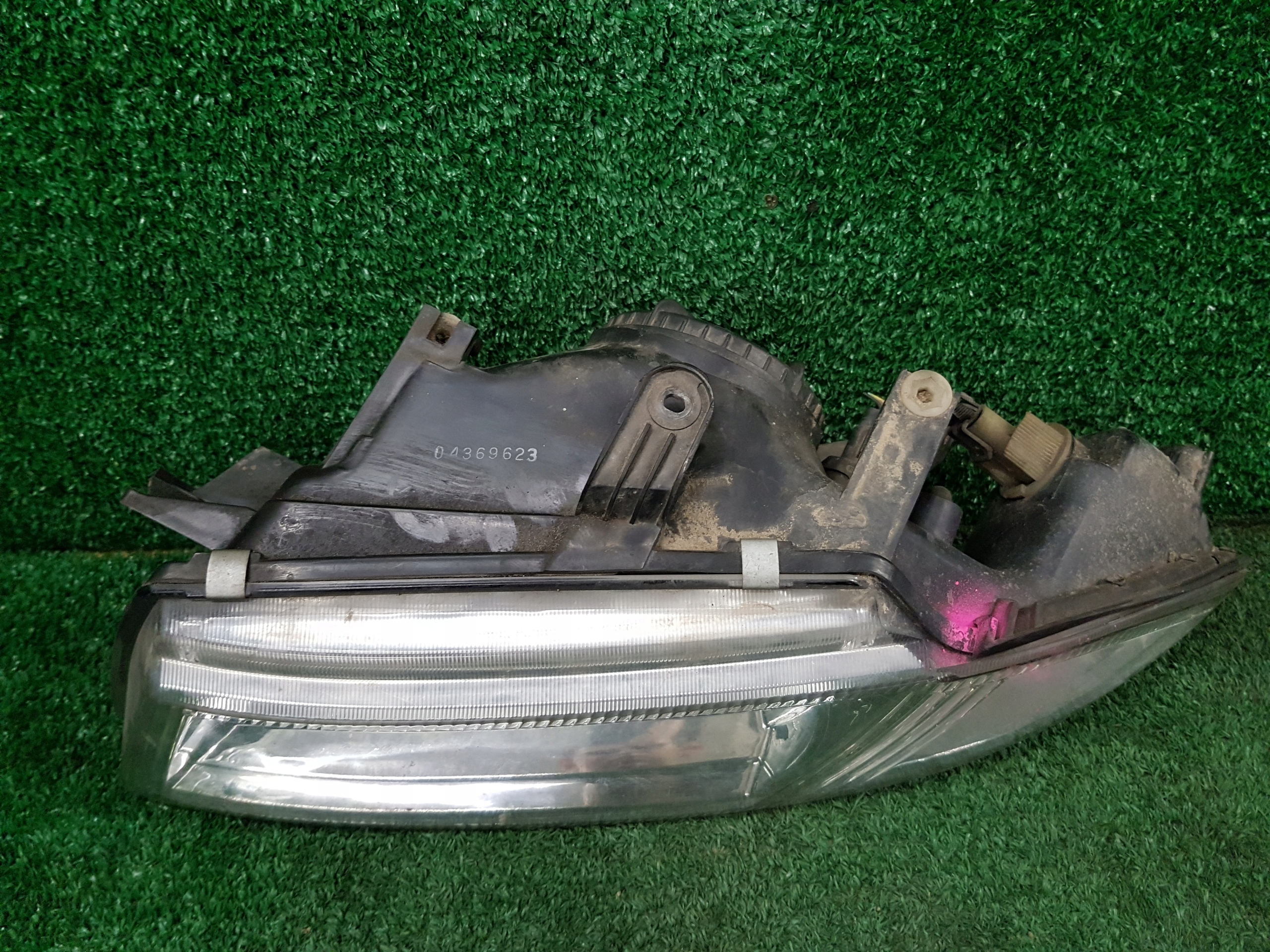 light left front MITSUBISHI CARISMA