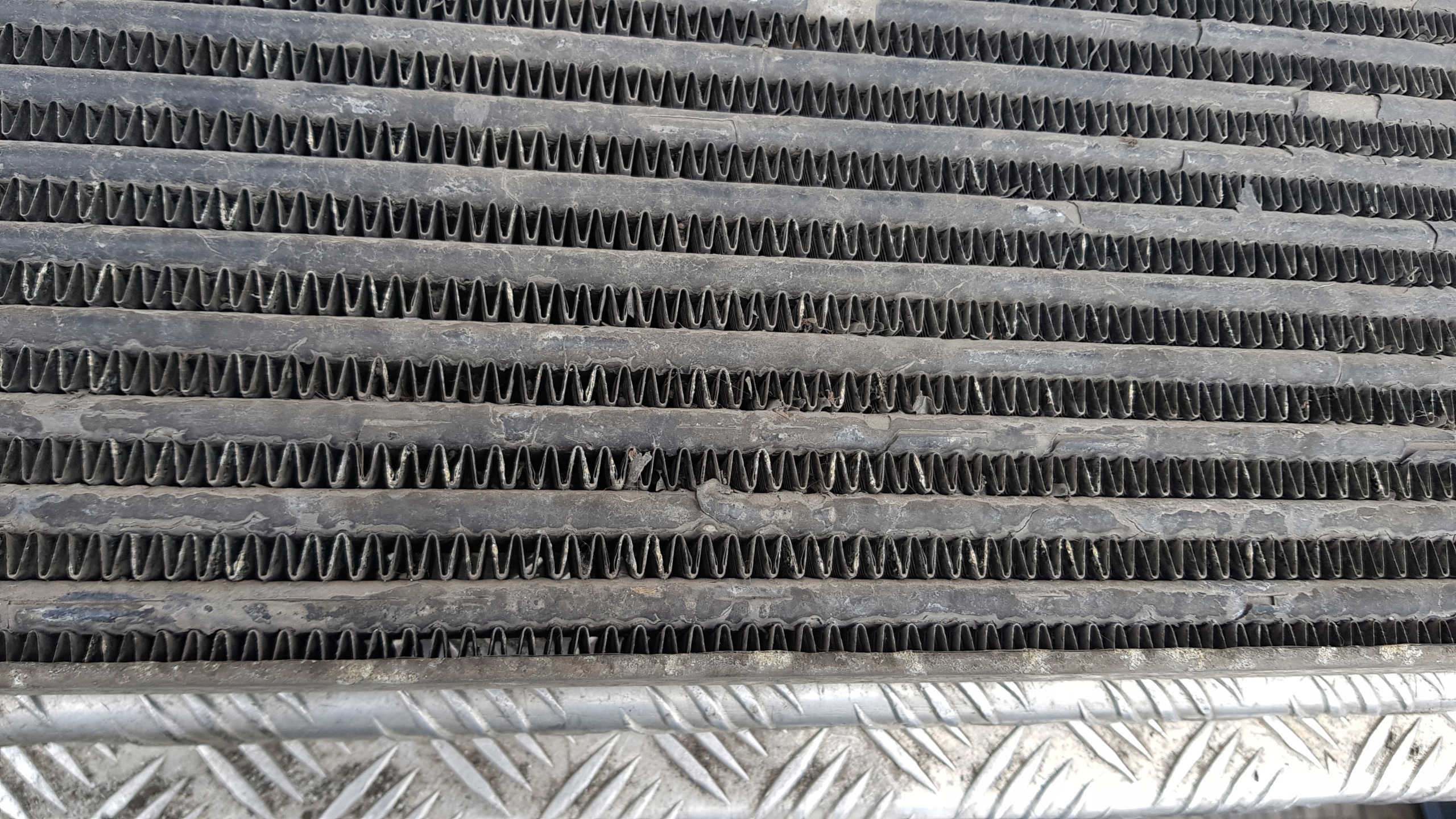 MERCEDES W163 ML Kühler intercooler 2.7 CDI