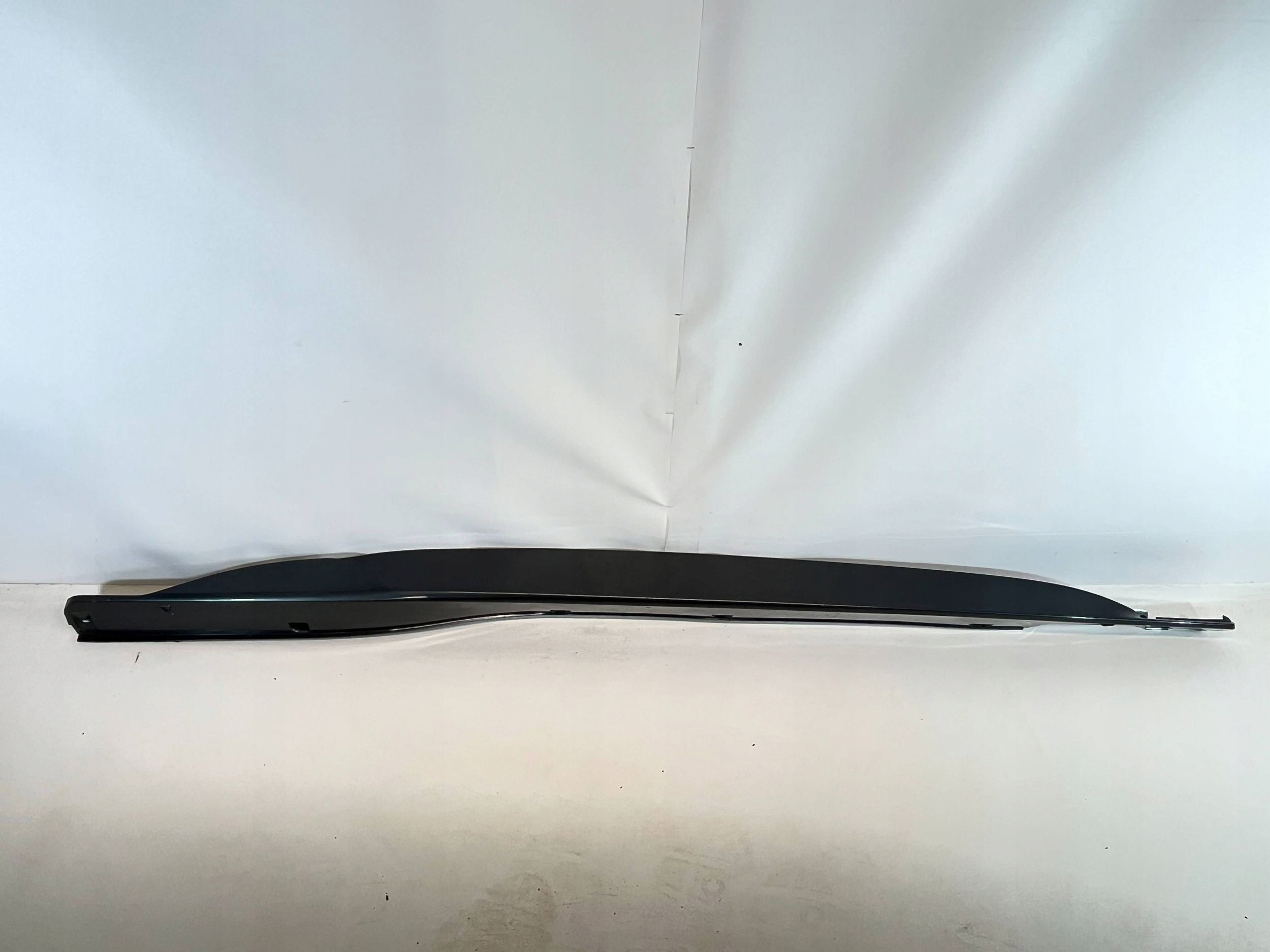 moulding threshold side Cupra Born 10E853856A