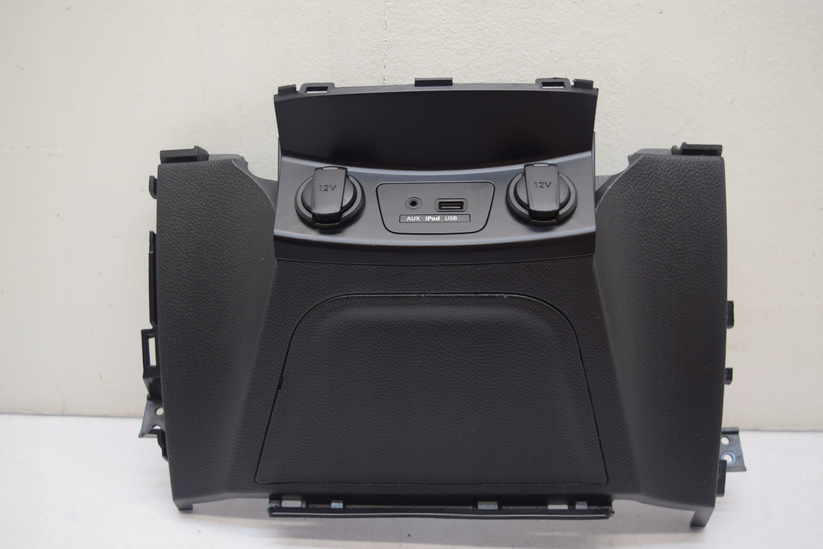 Hyundai I30 II usb aux рамка корпус консоль