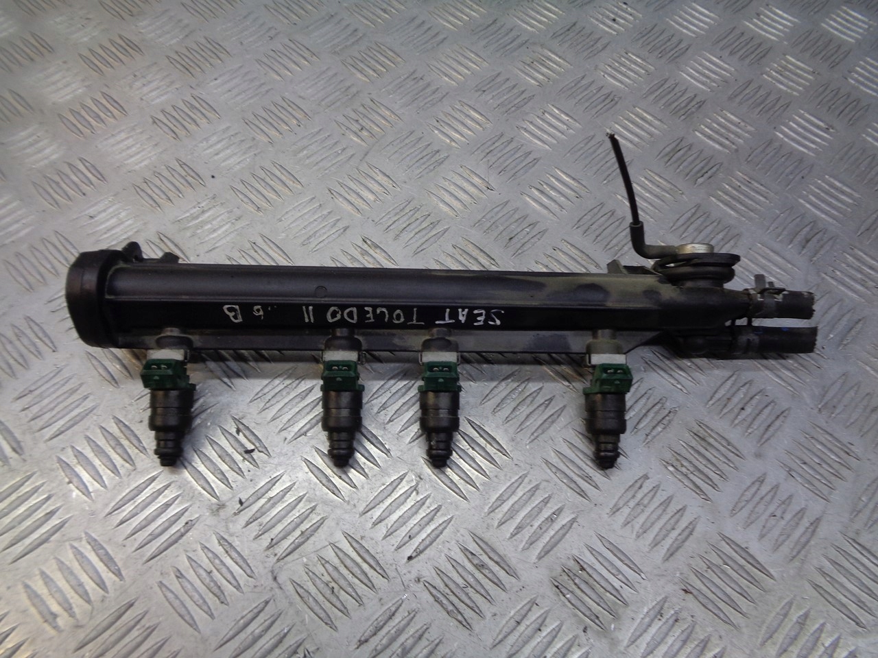 LISTWA WTRYSKOWA SEAT TOLEDO II 1.6