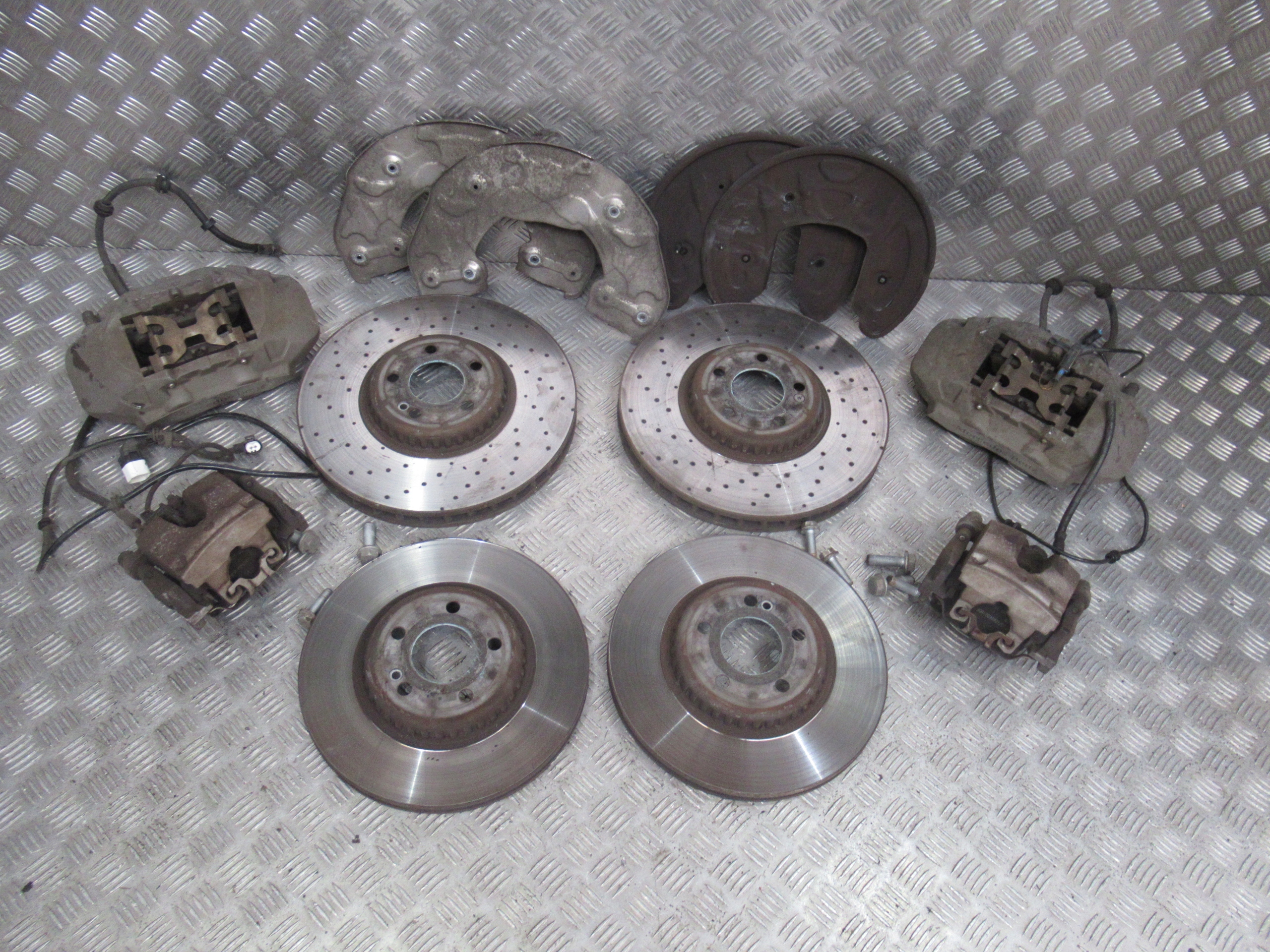 MERCEDES W205 C-KLASA HAMULCE TARCZE ZACISKI KOMPLET