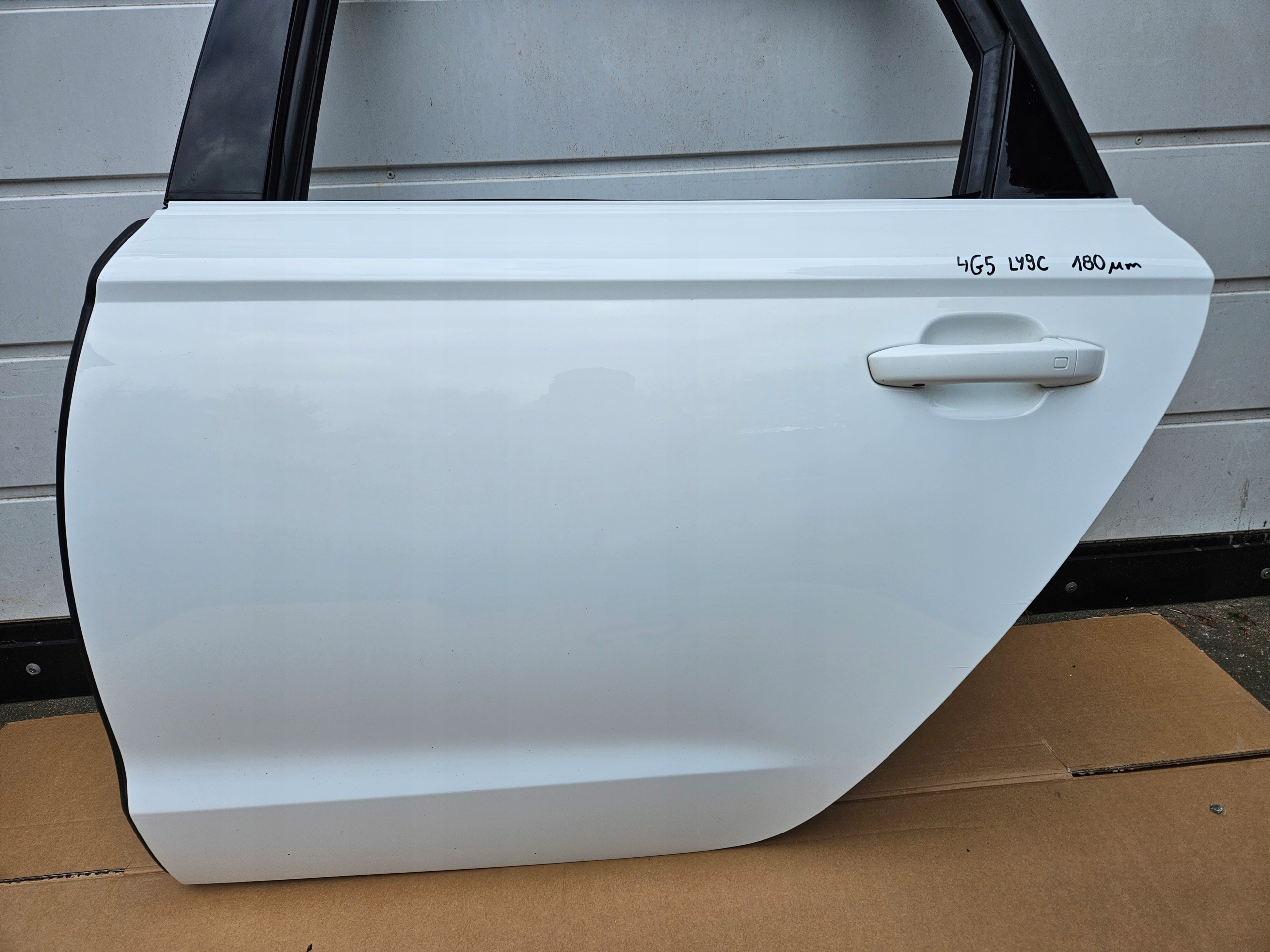 door left rear part left rear. AUDI A6 C7 sedan LY9C