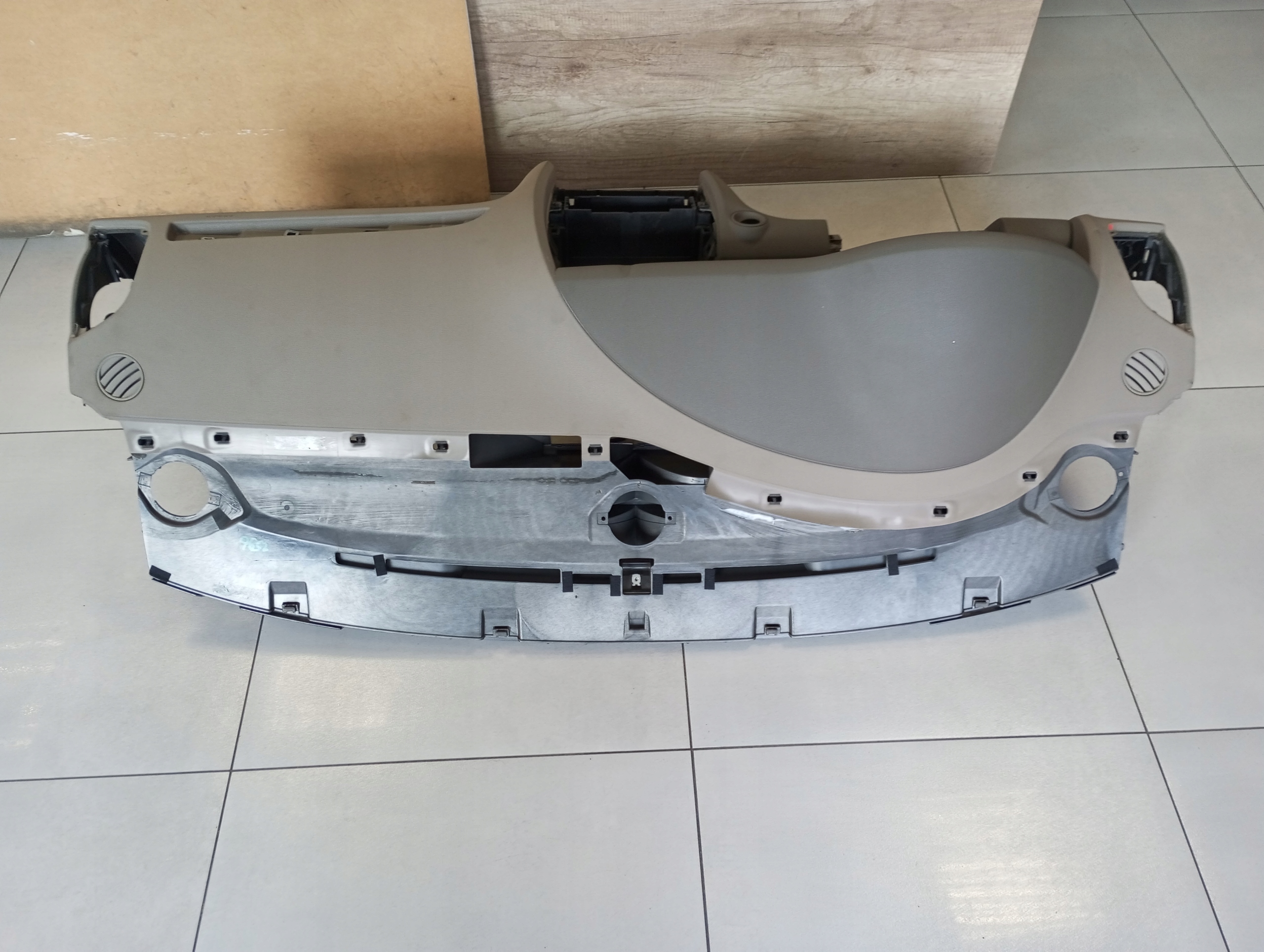 console dashboard Audi Q7 Q-7 4L0 creamy