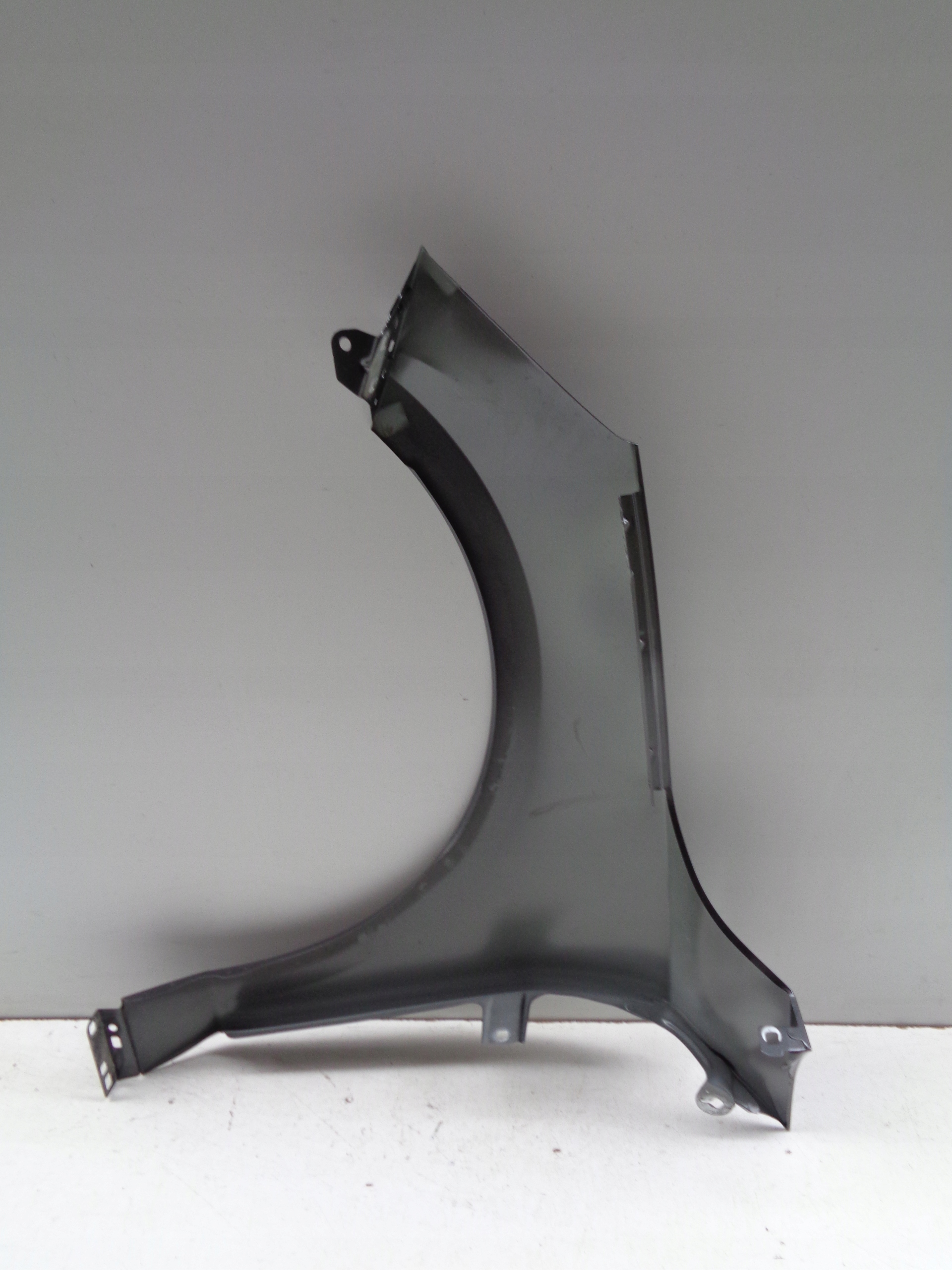 fender right front BMW X1 F48 15- NR 47401