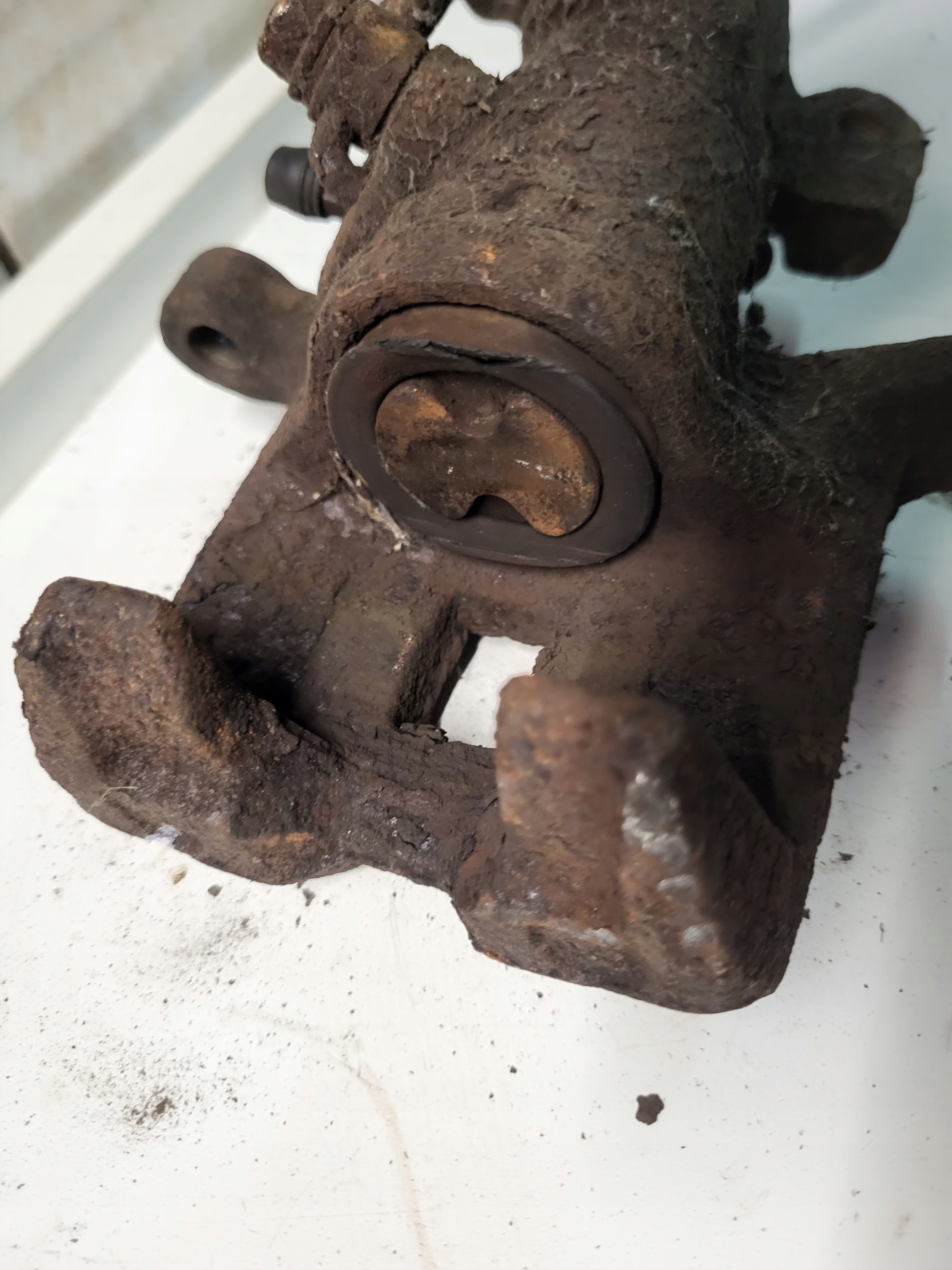 caliper left rear part MAZDA 6 II GH KOMBI 2.2 CITD