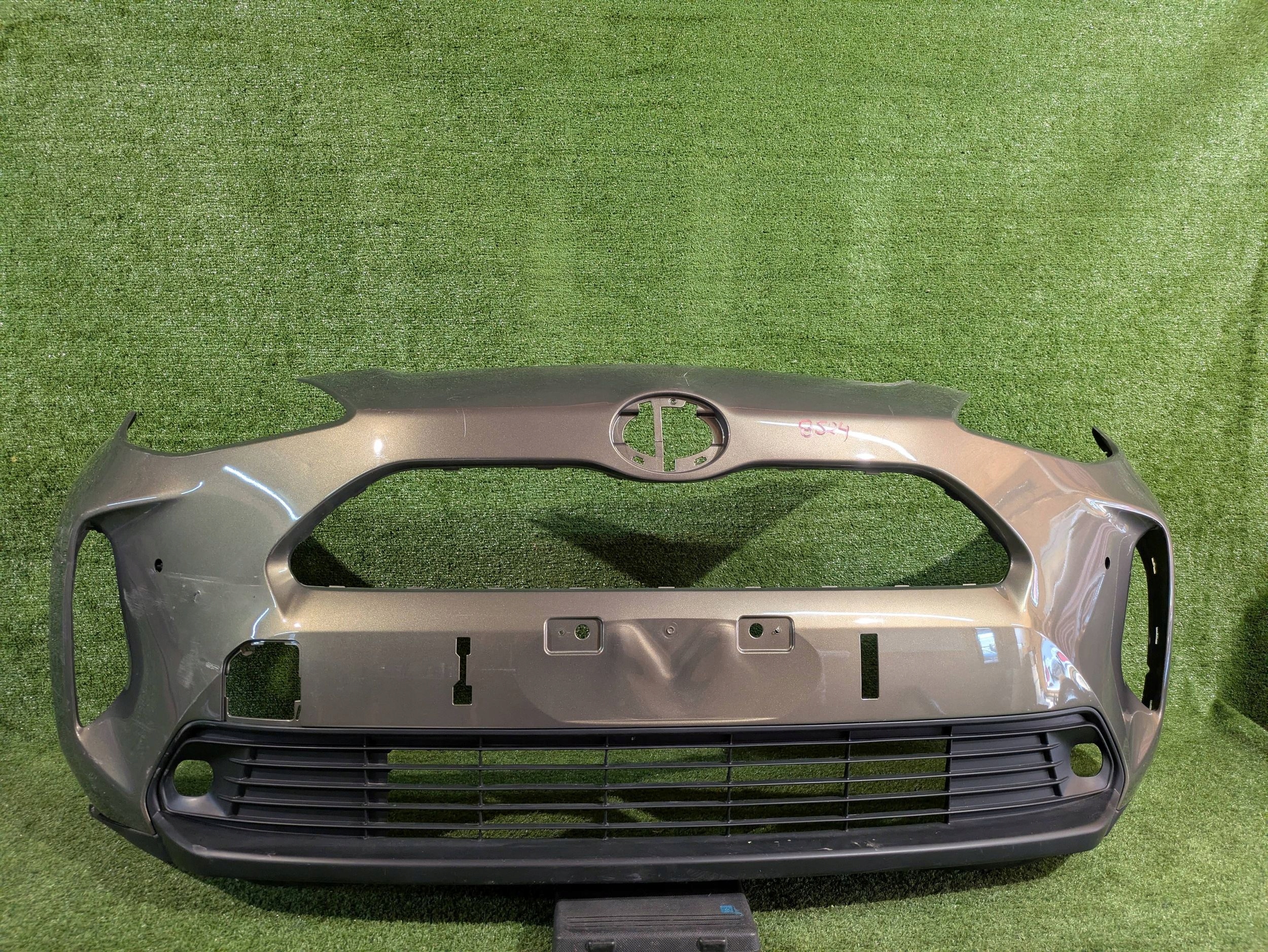 Frontstoßstange vorne TOYOTA YARIS CROSS NR.8524