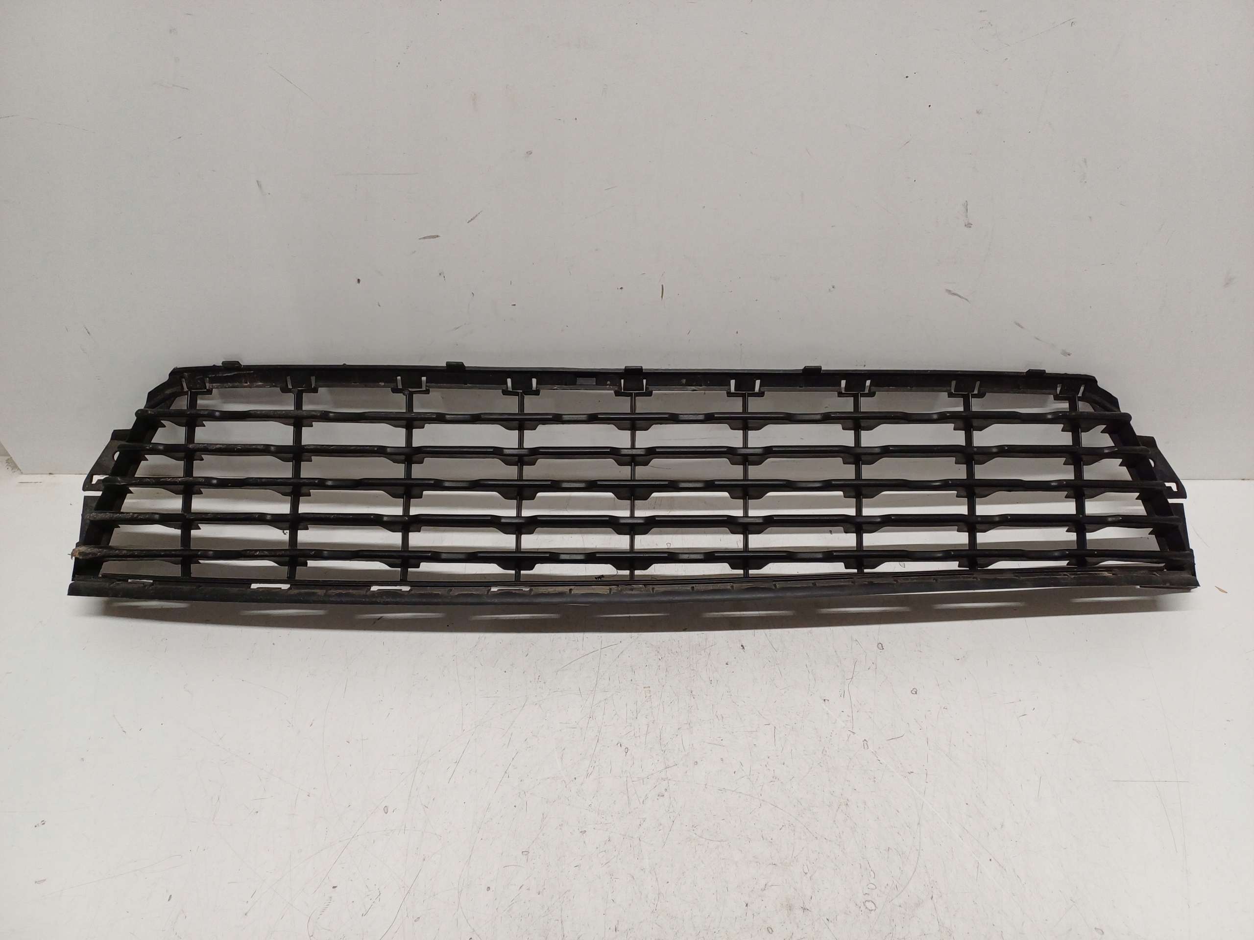 CITROEN C3 PICASSO 08-12 KRATKA ZDERZAKA PRZÓD ŚRODKOWA