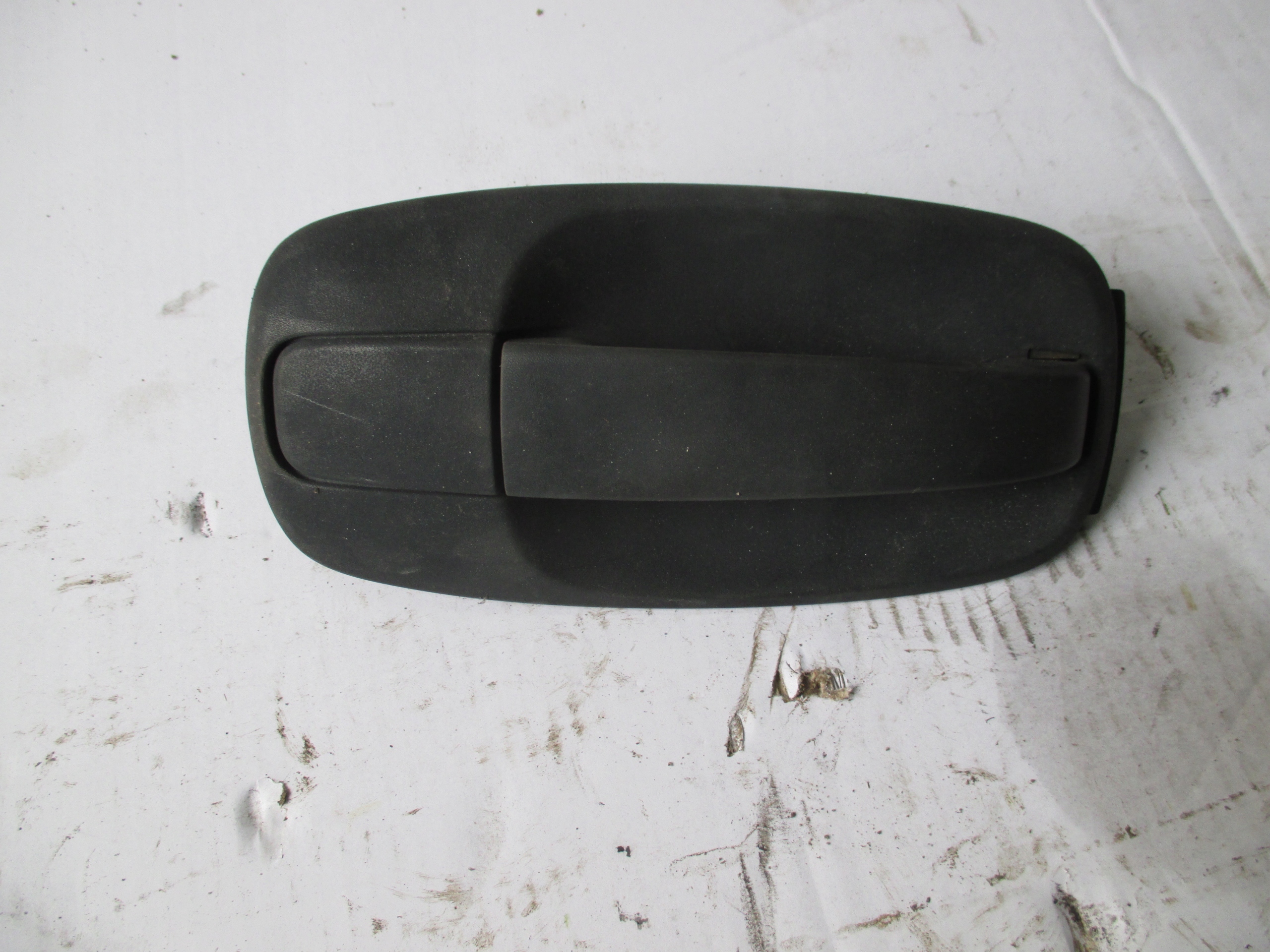 8200028994 - Renault Trafic II левая задняя дверная ручка