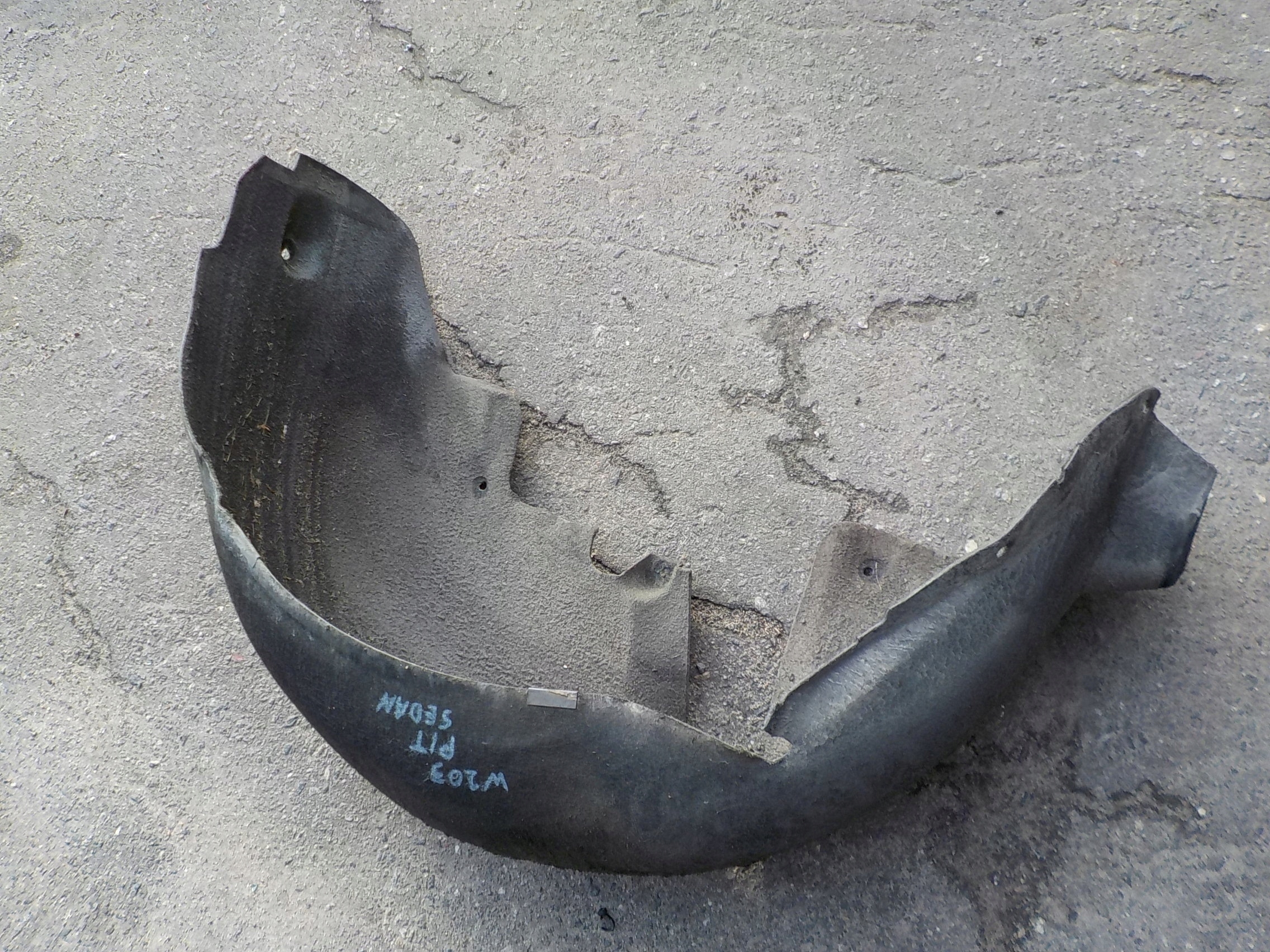 mudguard right rear part mercedes w203 sedan