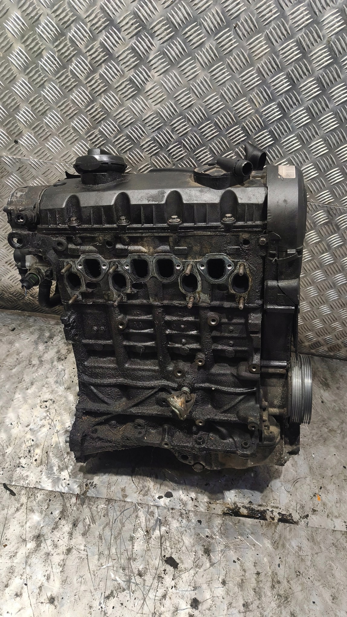 engine unprotected pillar VW PASSAT B5 1.9TDI 2003r -AVF