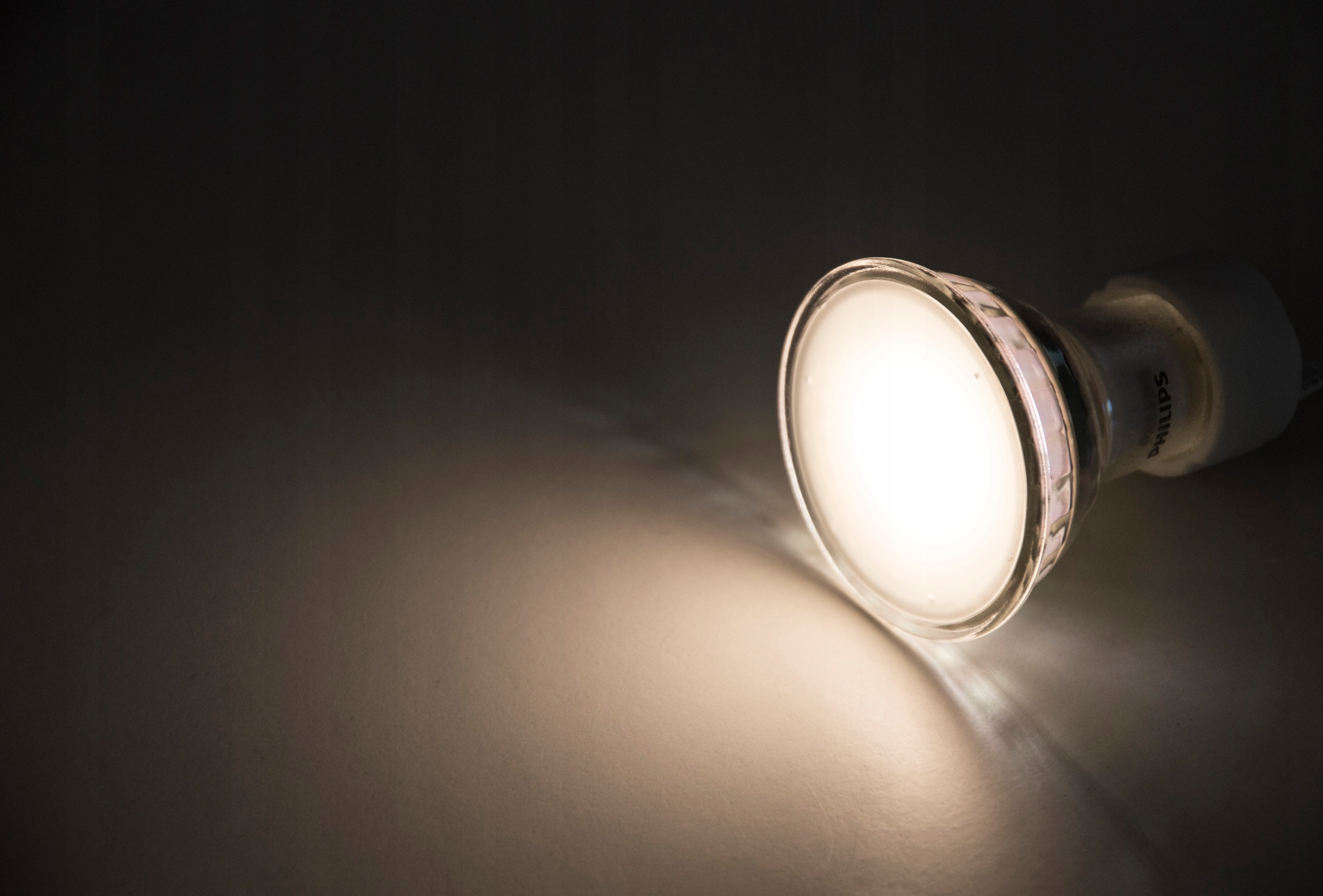 10x ŻARÓWKA LED GU10 4,9W 3000K biała ciepła 120° 550lm PHILIPS Moc 4.9 W