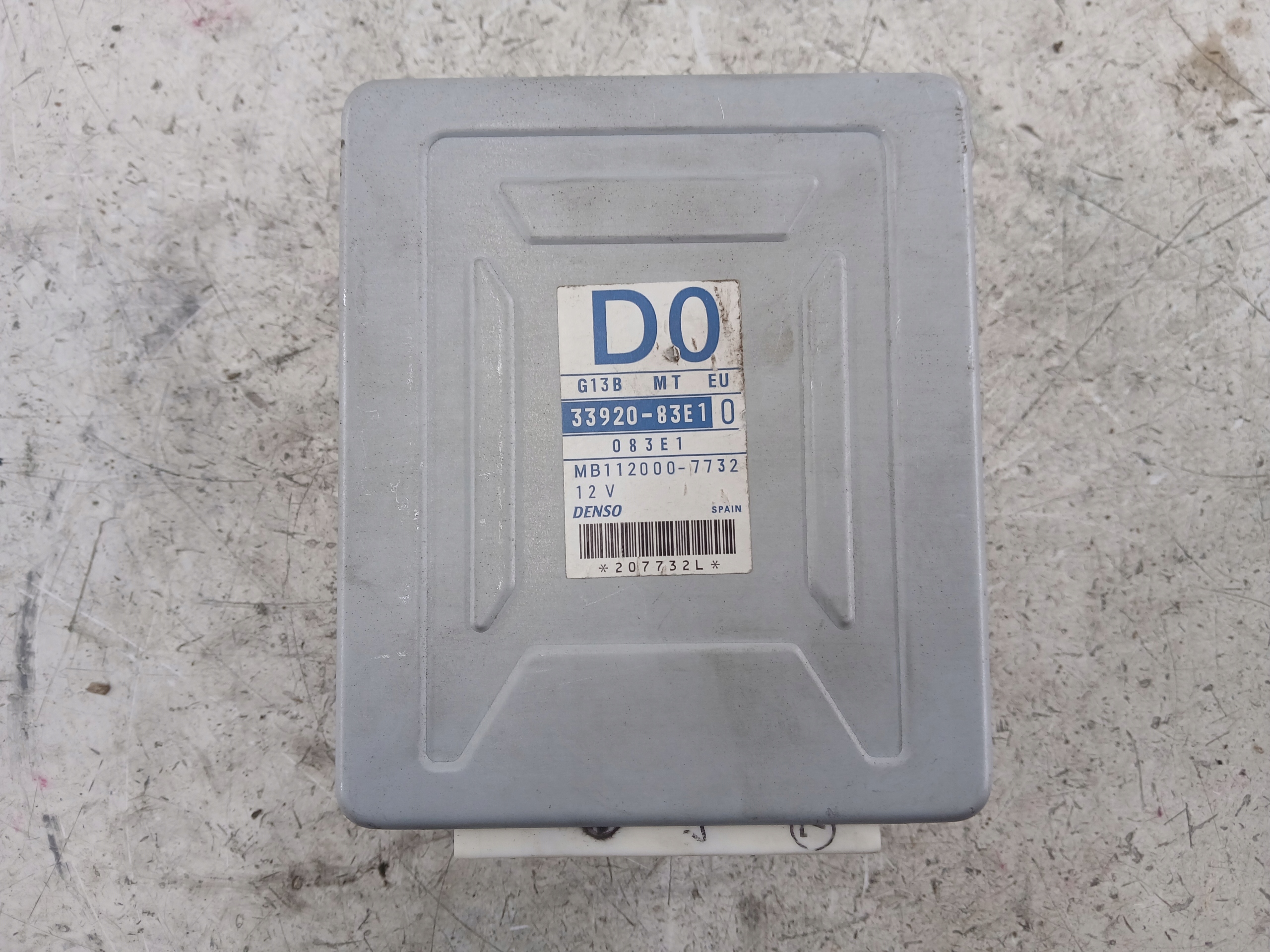 SUZUKI WAGON R+ 1.3 control unit of the engine 33920-83E10