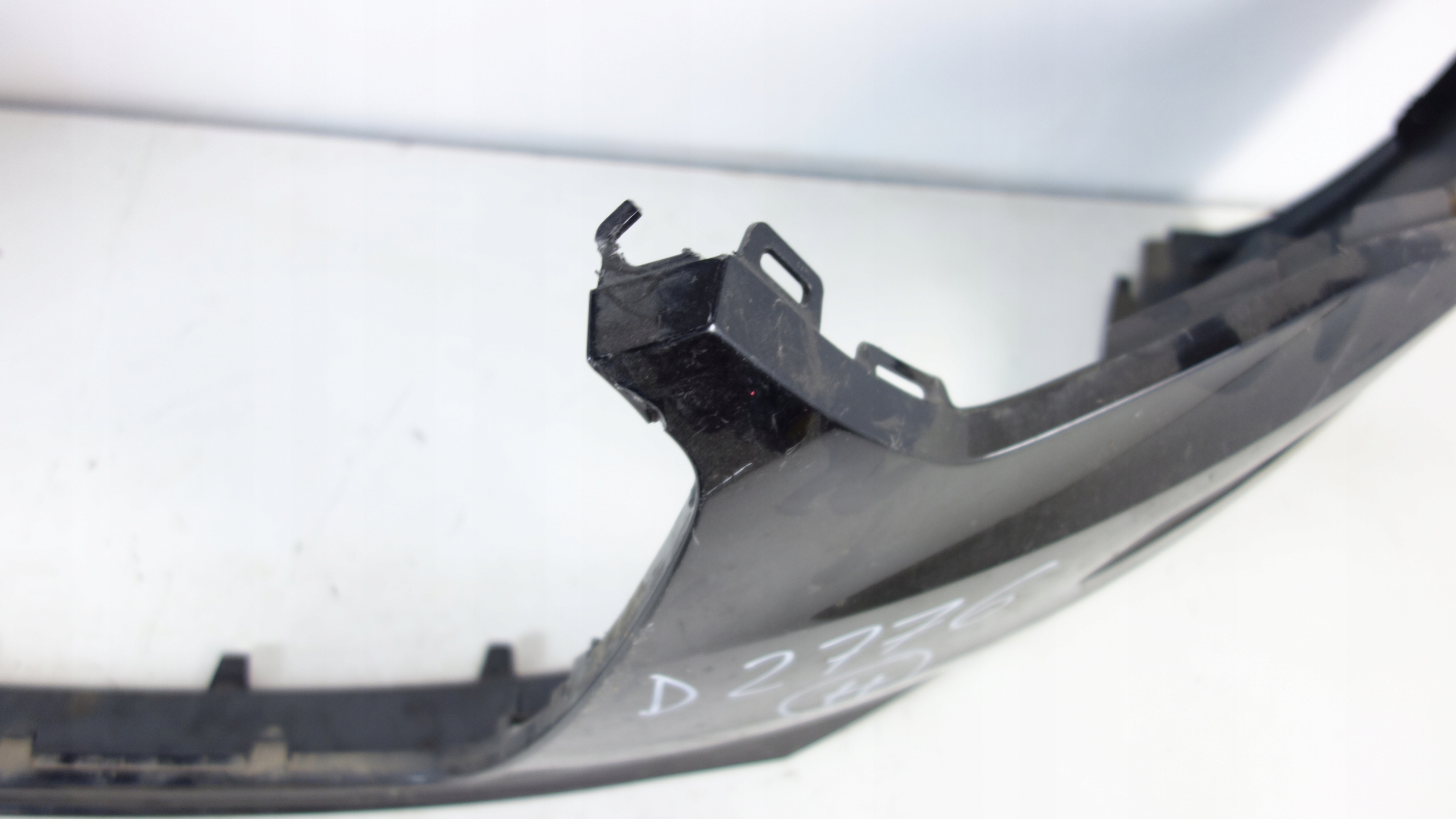 nárazník předek přední AUDI A3 8V 2012- 8V3807437DE