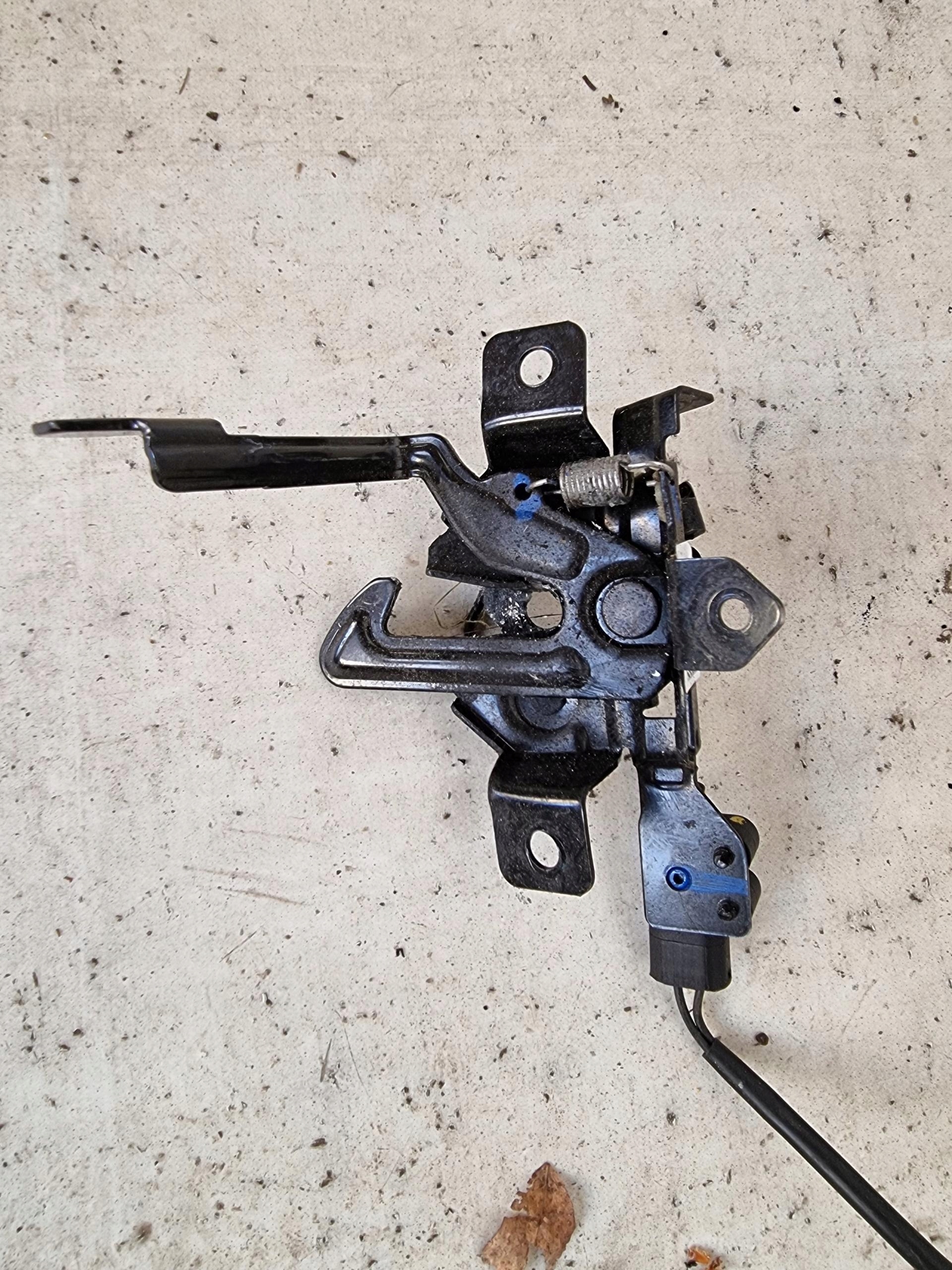 HYUNDAI and 10 III 19-> bonnet latch lock 81130K7010
