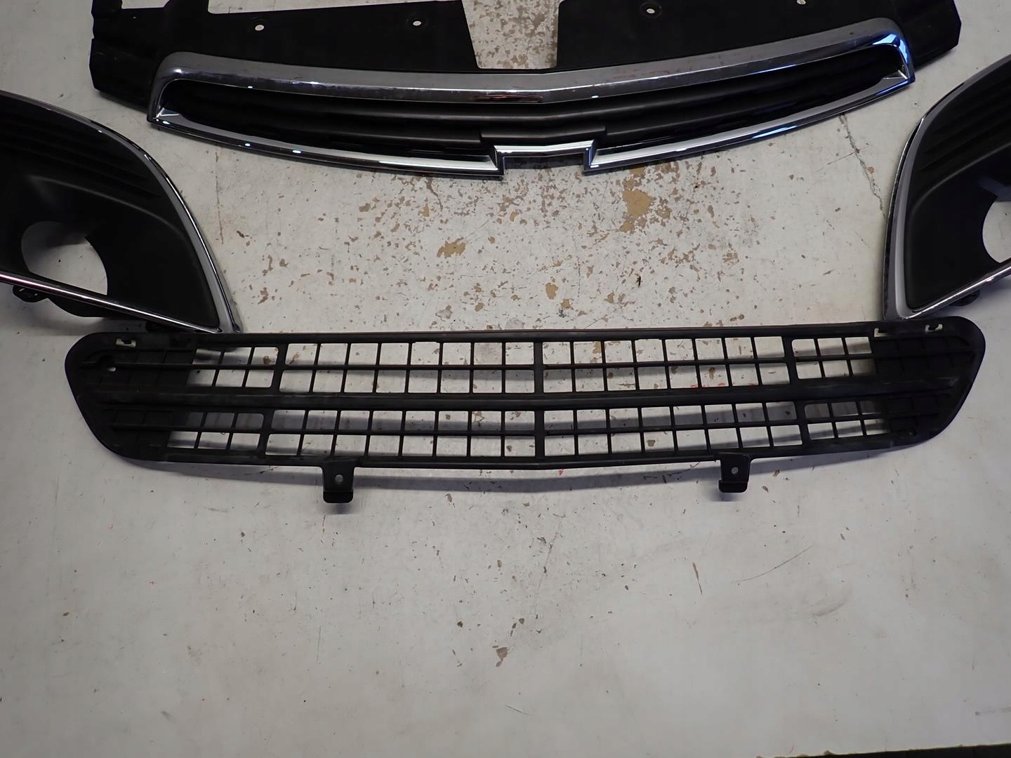 grille grid central right left CHEVROLET CRUZE LIFT 2012- 95480166