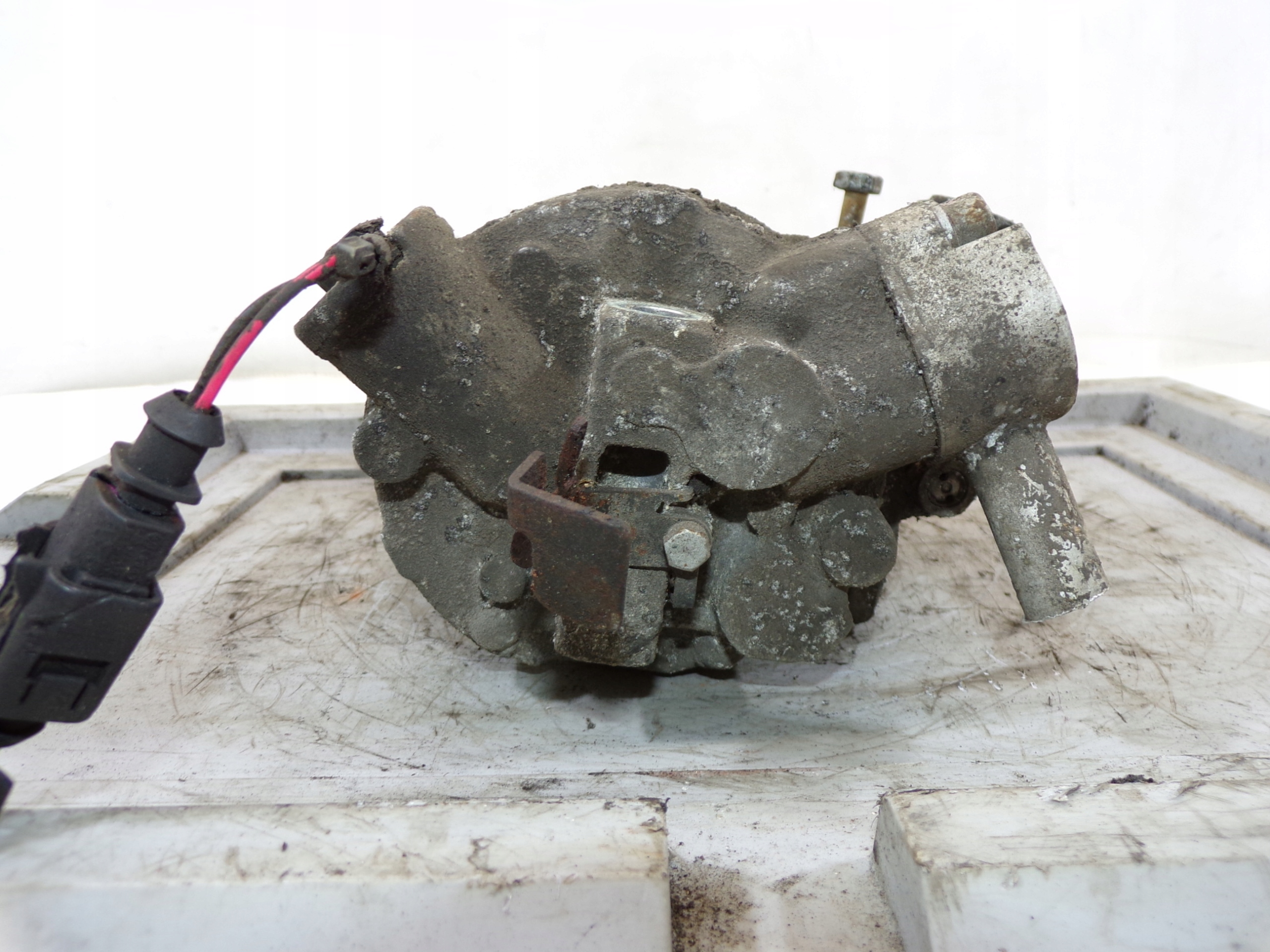 compressor; compressor of the air conditioning VW SEAT SKODA AUDI 6Q820803D