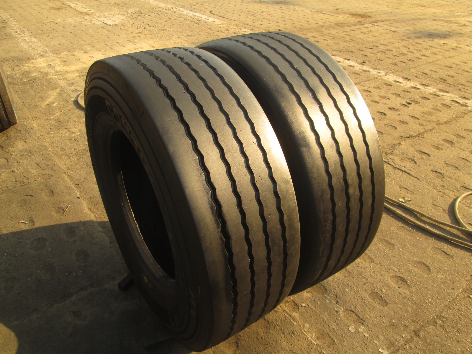 385/65R22.5 CONTINENTAL HT3 HYBRID WR 2SZT CIĘŻAROWE Liczba opon w ofercie 2 szt.