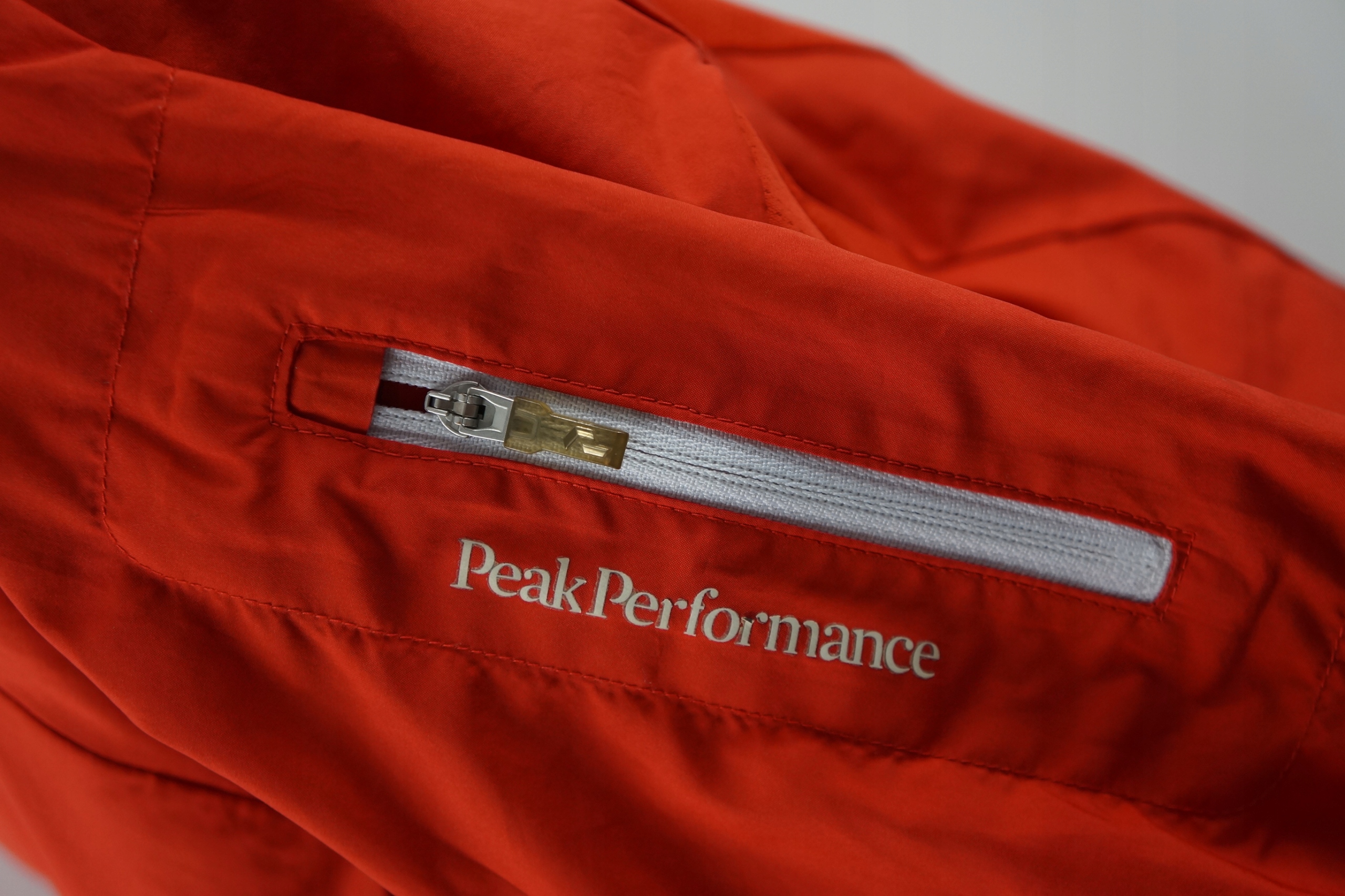 Cienka kurtka Peak Performance Valan damskaM bluza Rozmiar M