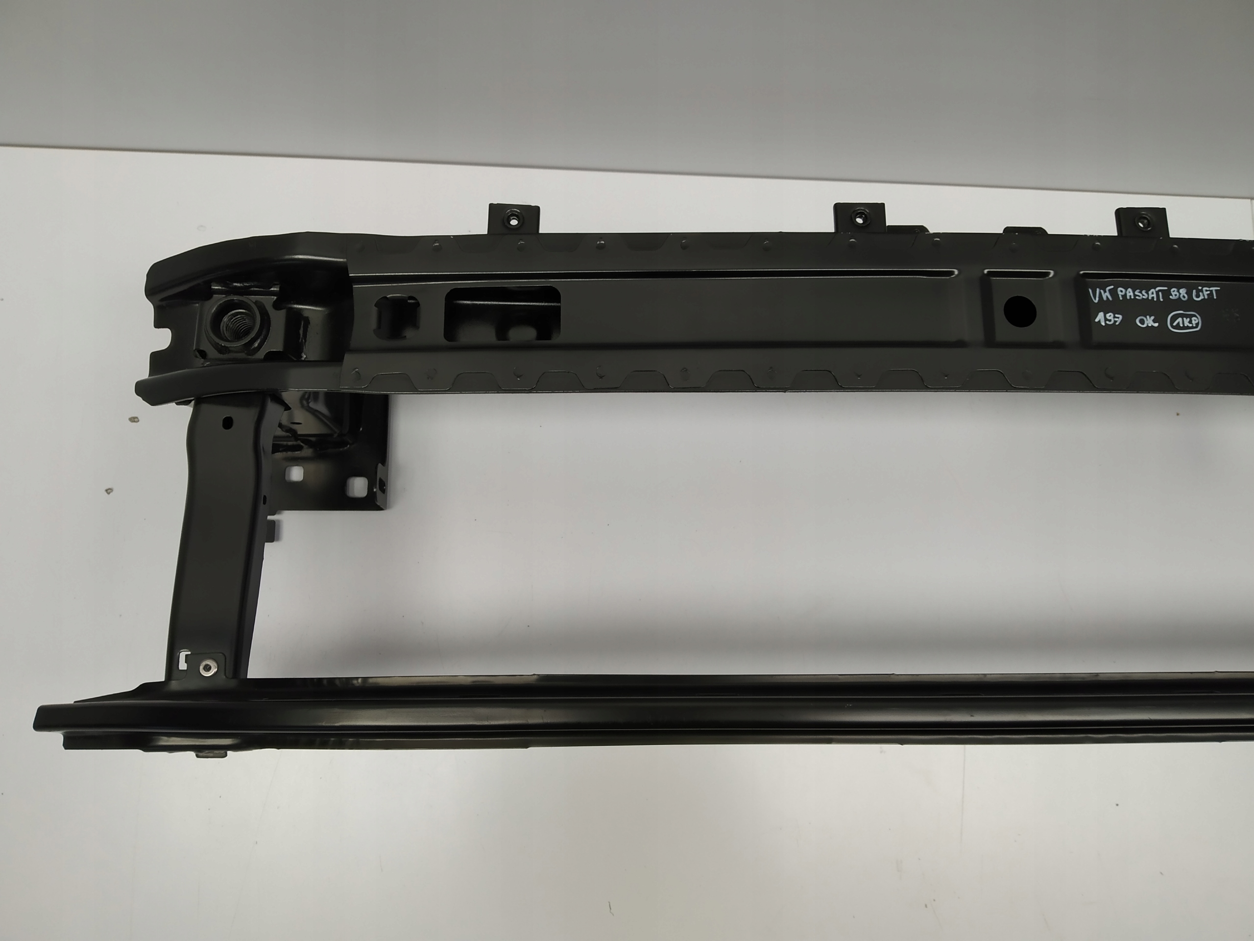 19+ Vw Passat B8 lift Rowna bumper support front originál OM 3G0807611A