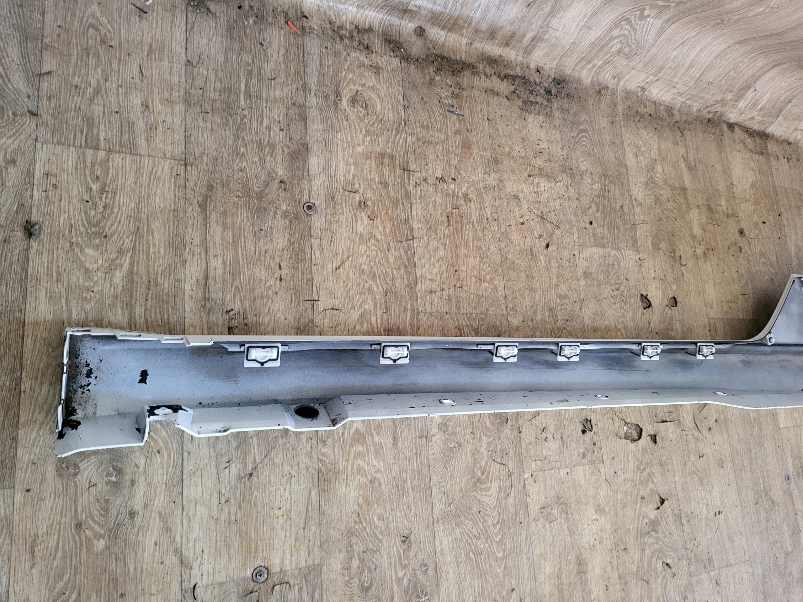 Couverture Jupes Droit AUDI TT 8S 2015- LY9C 8S0853856B