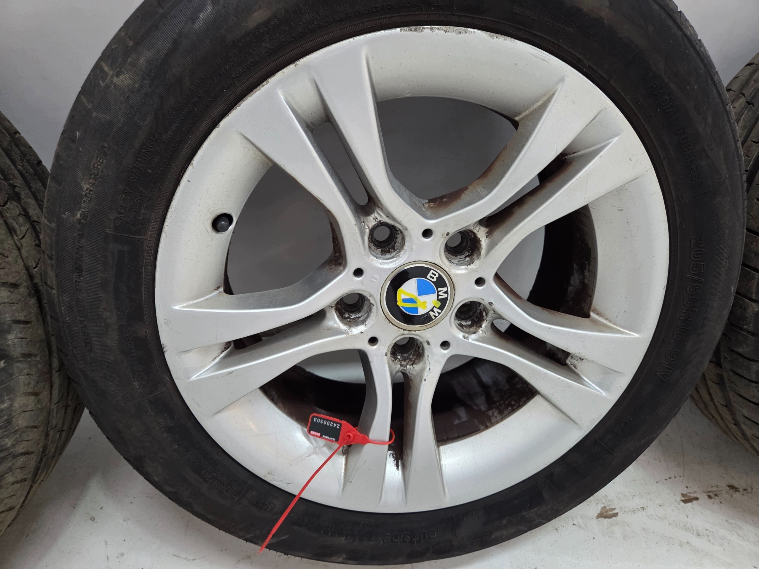 discs BMW E90 E91 16 CALI OE 6780907 KOMPLET