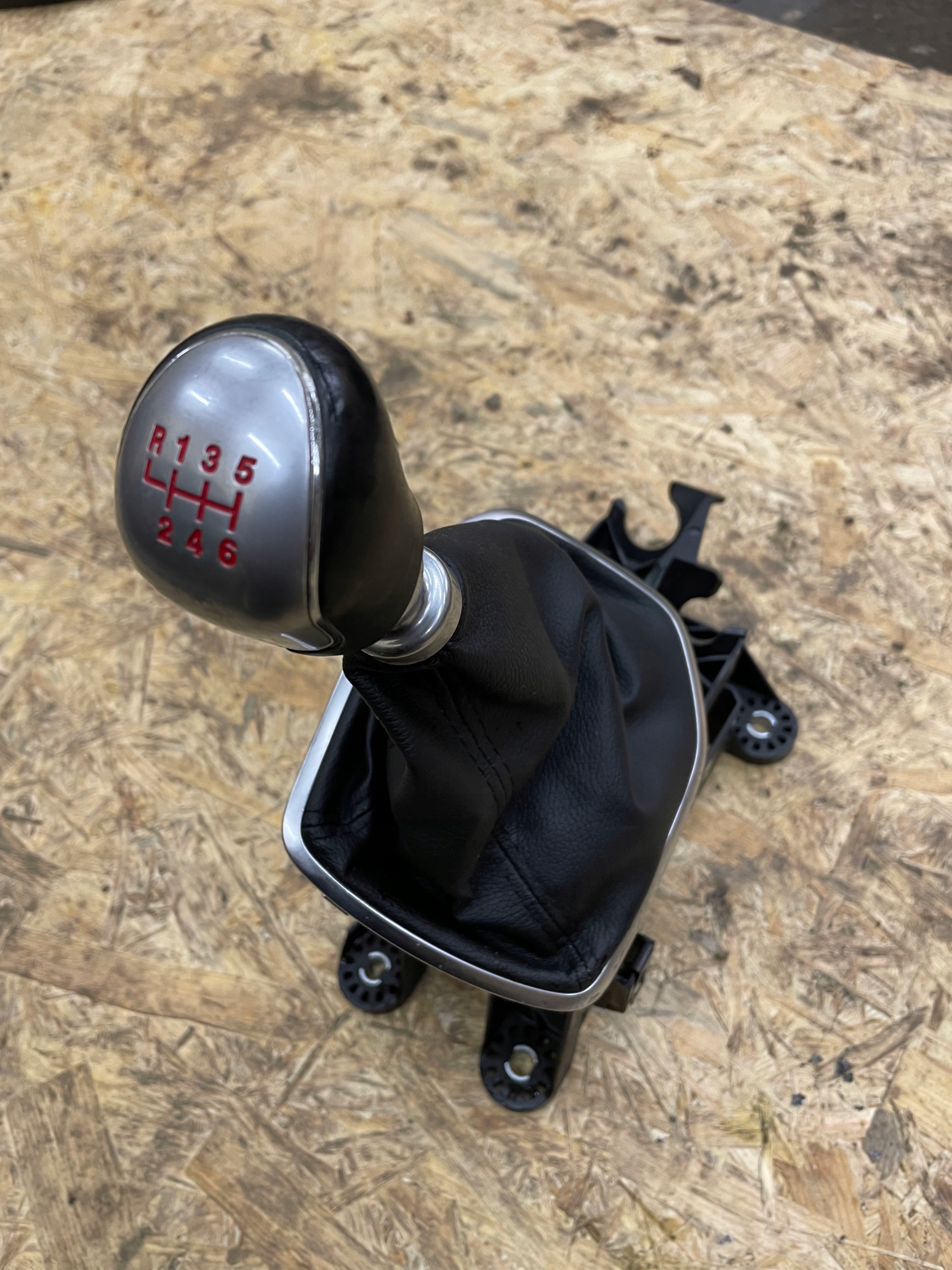 РЫЧАГ ПЕРЕКЛЮЧЕНИЯ ПЕРЕДАЧ ДЛЯ FORD FIESTA MK7 ST