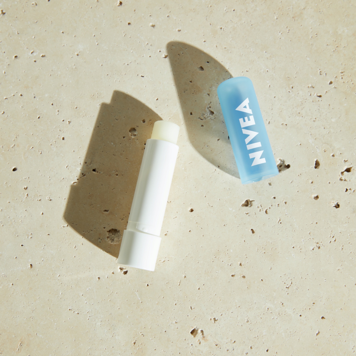 NIVEA HYDRO CARE Pomadka ochronna do ust z filtrem SPF 15 4,8g Marka Nivea