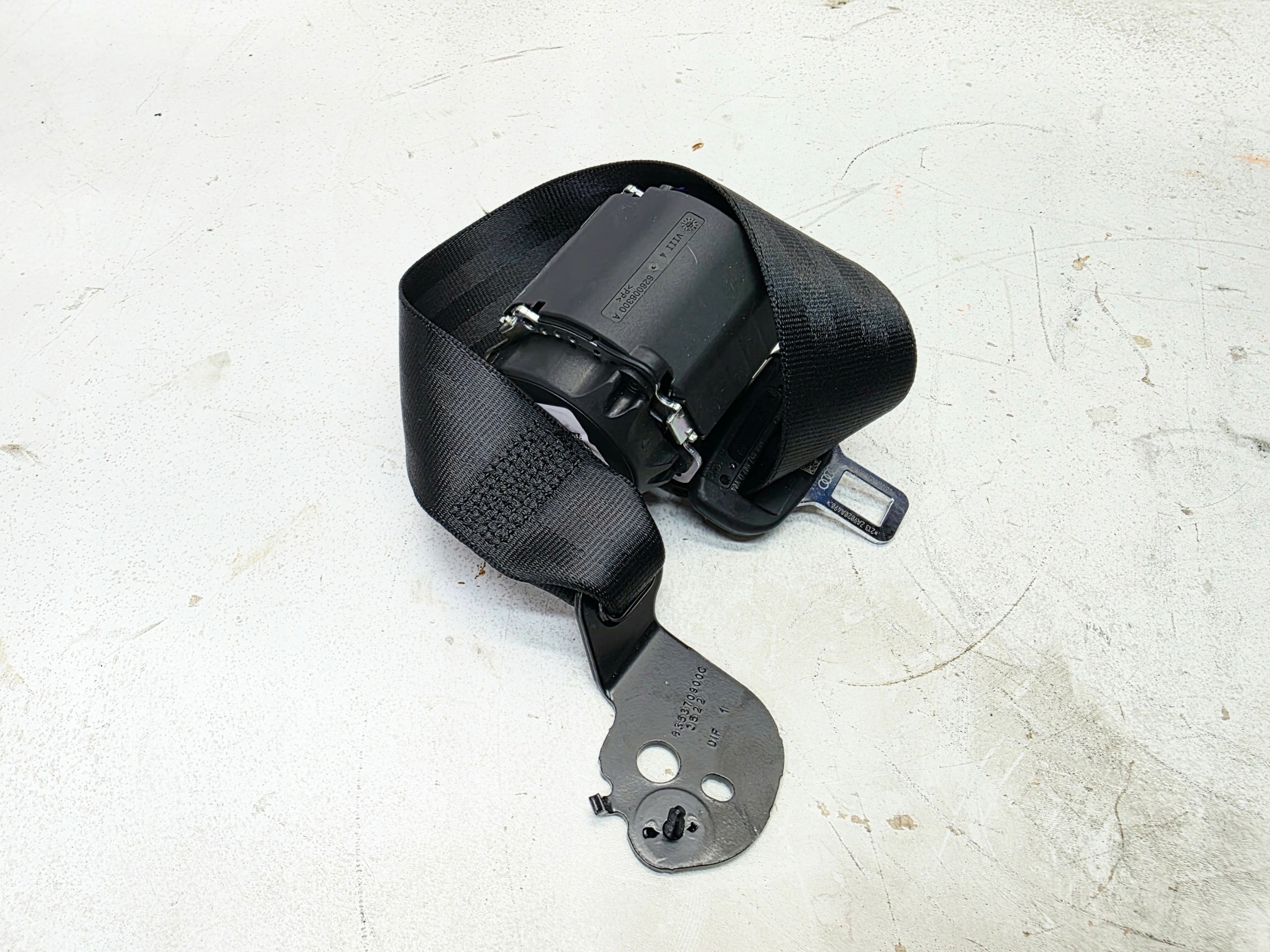 Gurten Sicherheits mitte heck AUDI A6 C8 A7 4K8857807D