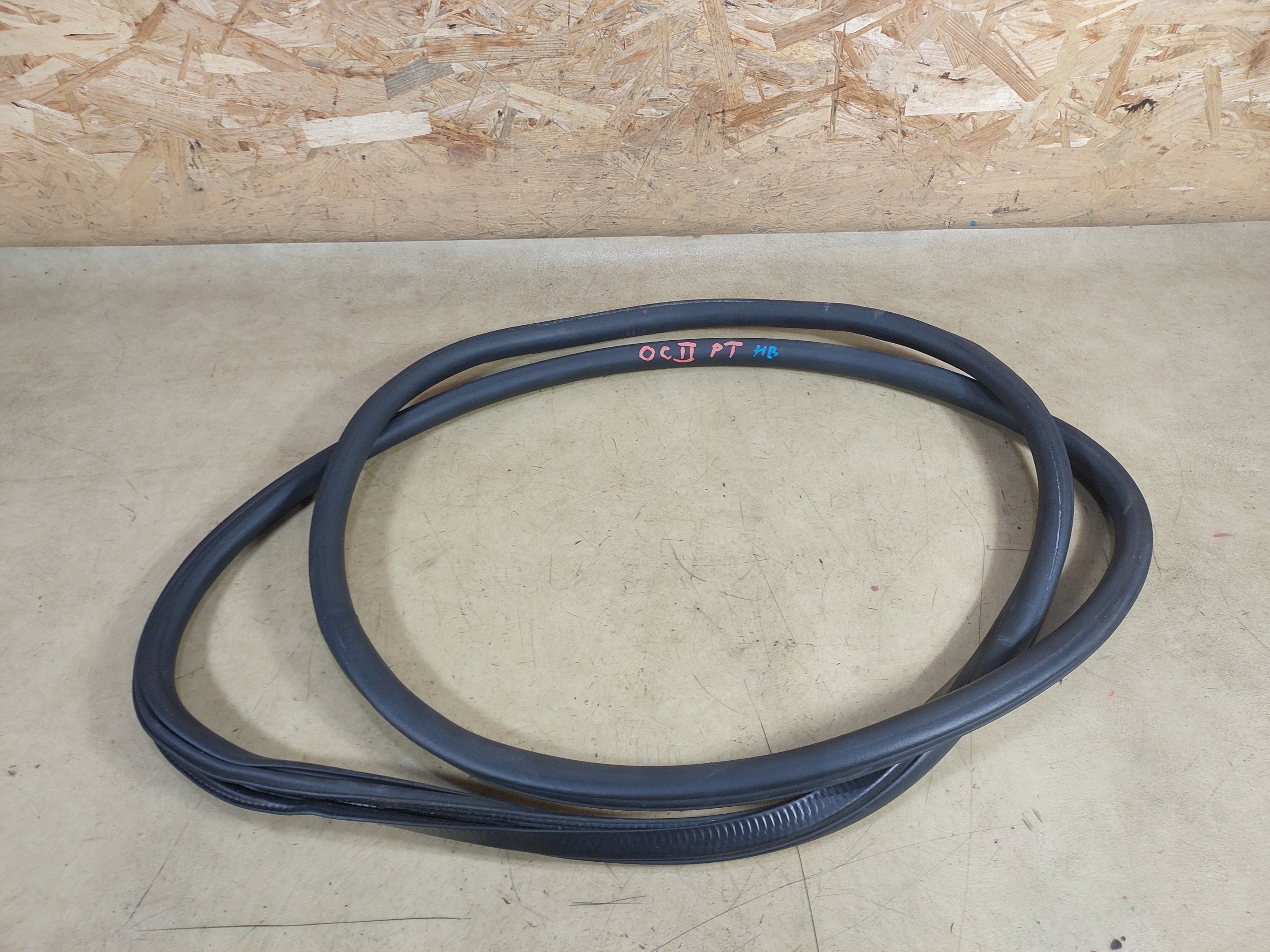 OCTAVIA II HB USZCZELKA DRZWI PRAWY TYŁ