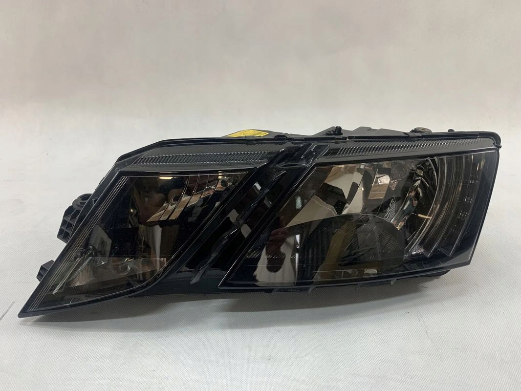 Skoda Octavia 3 III FL 17 Reflektor left light left Lift 2017 5E1941015C