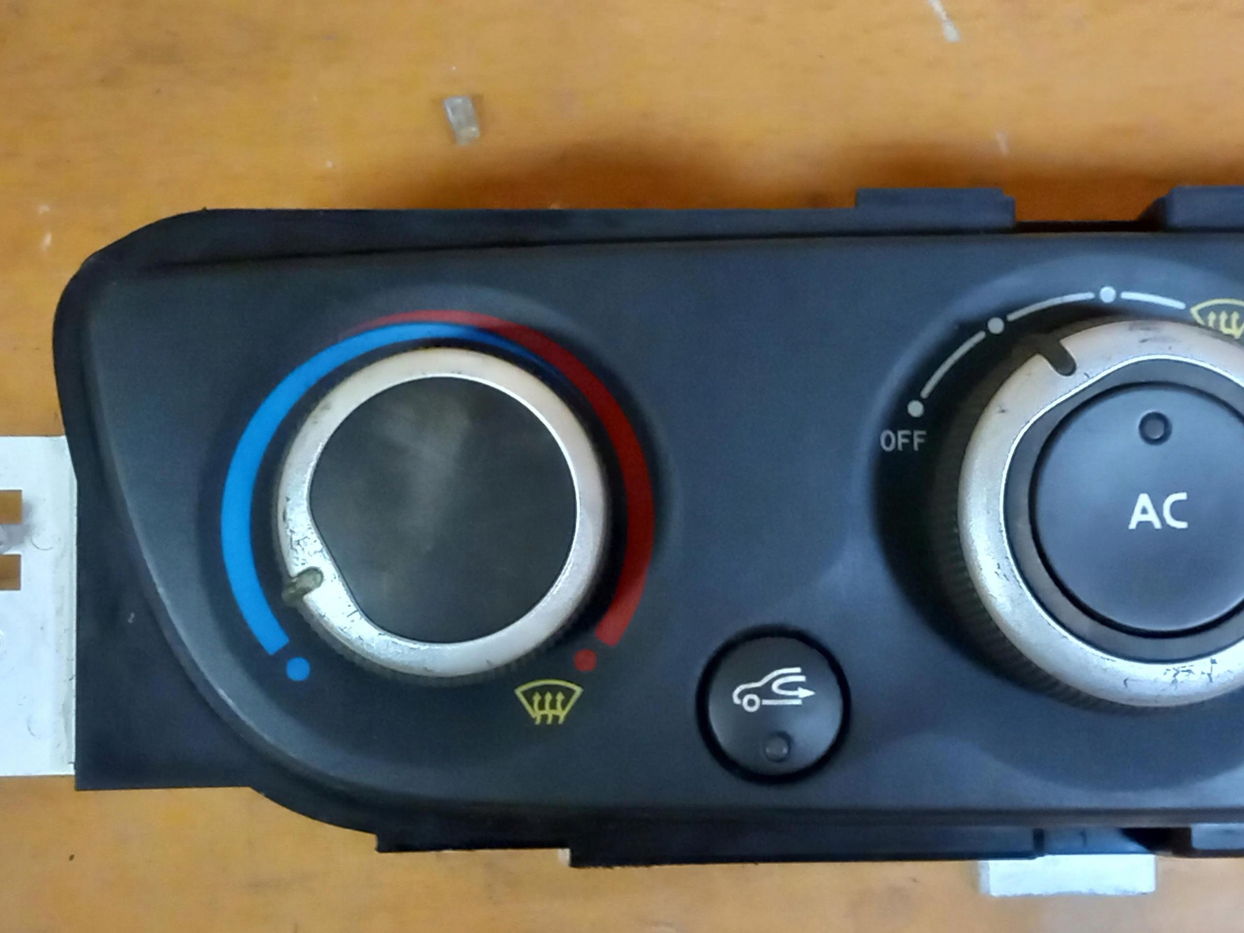 Unite commande clima RENAULT SCENIC III T1001786G 08