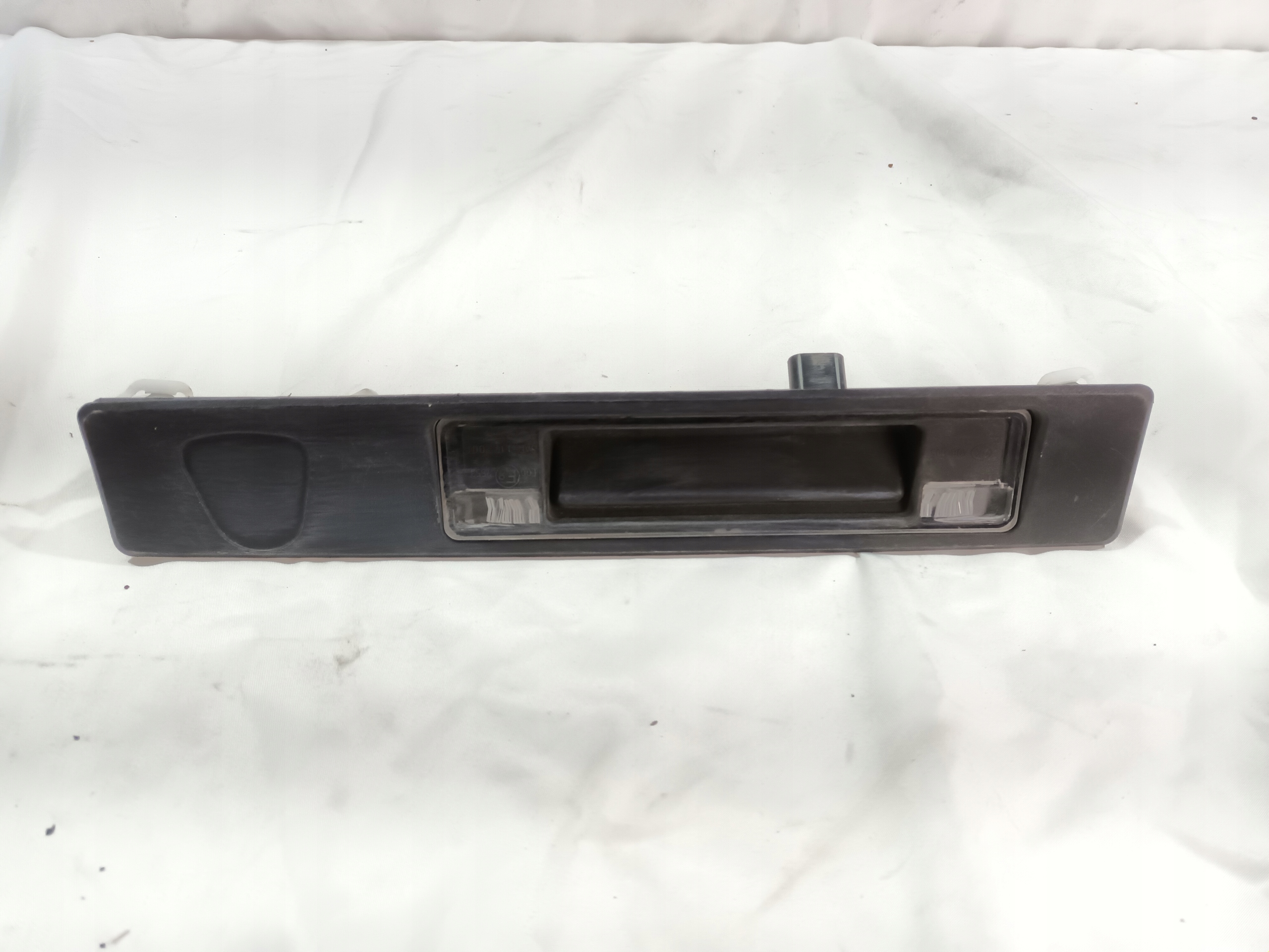 РУЧКА ЛЮКА ПОДСВЕТКА НОМЕРНОГО ЗНАКА VOLVO 32149878