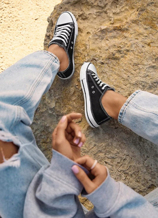 Buty sportowe TRAMPKI Tenisówki Czarne r43 Oryginalne opakowanie producenta pudełko