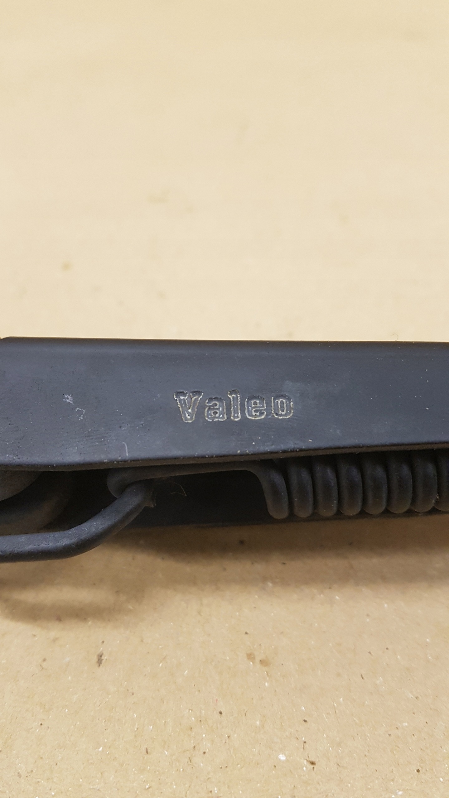wiper arm front PEUGEOT 107