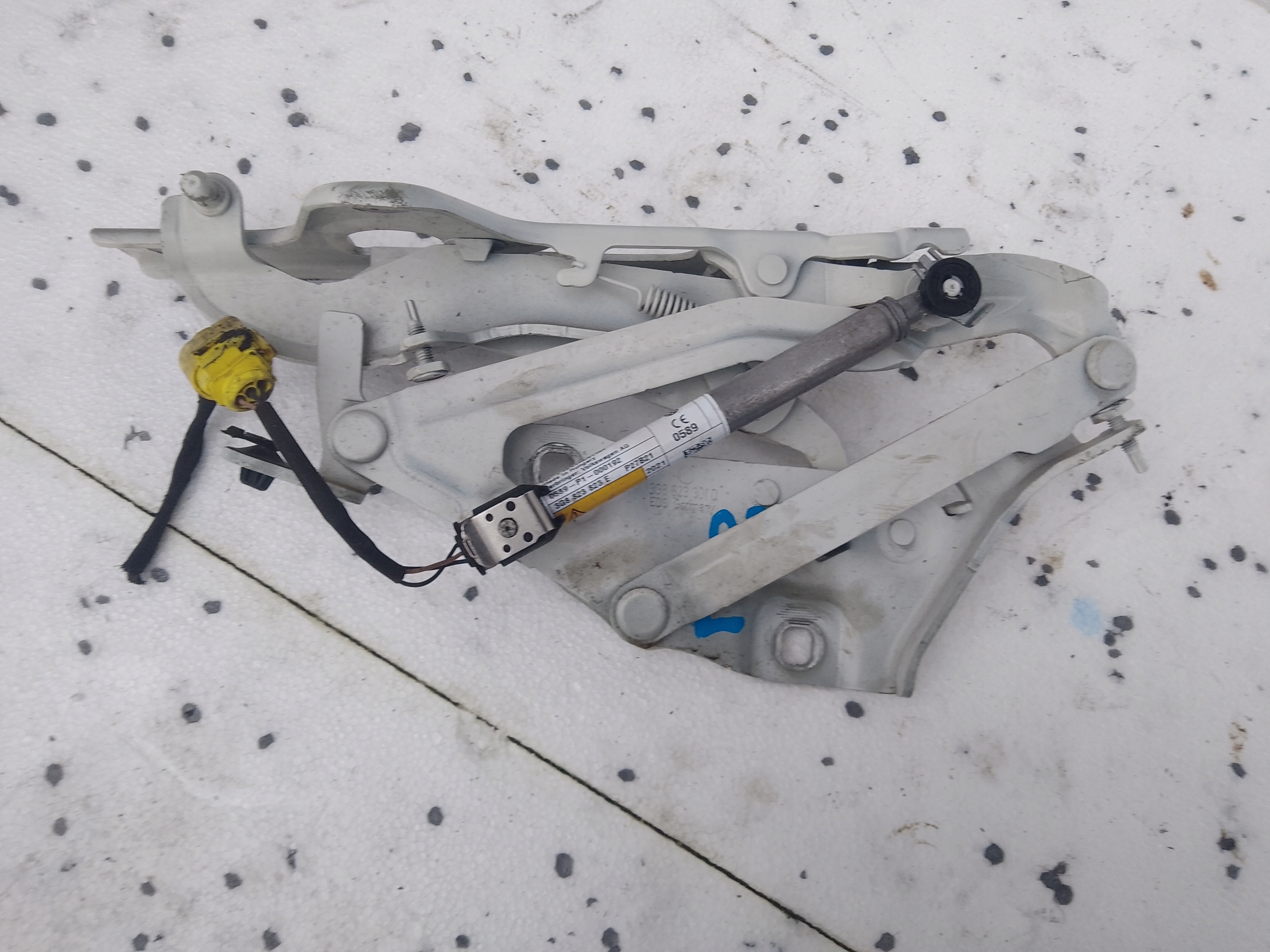 hinge bonnets left z nabojem VW ARTEON