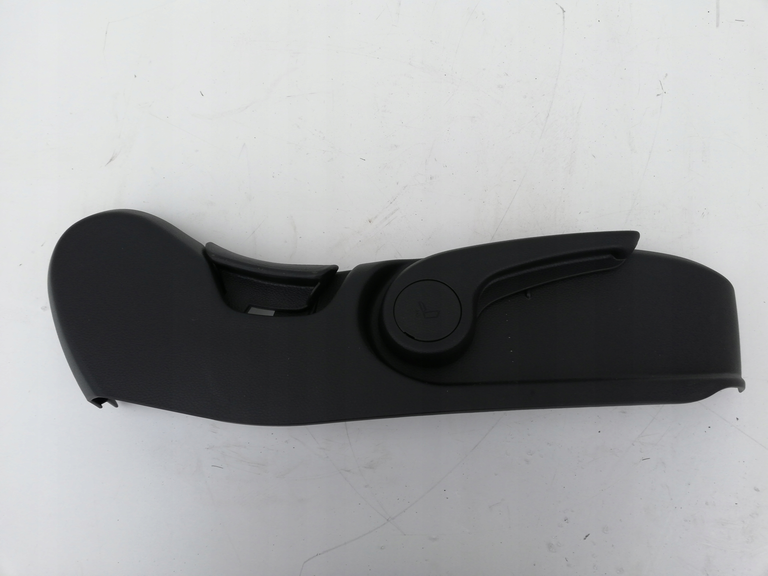 88291-H8010 - КРЫШКА ПЛАСТИКОВОГО СИДЕНЬЯ KIA RIO IV 17-22 П