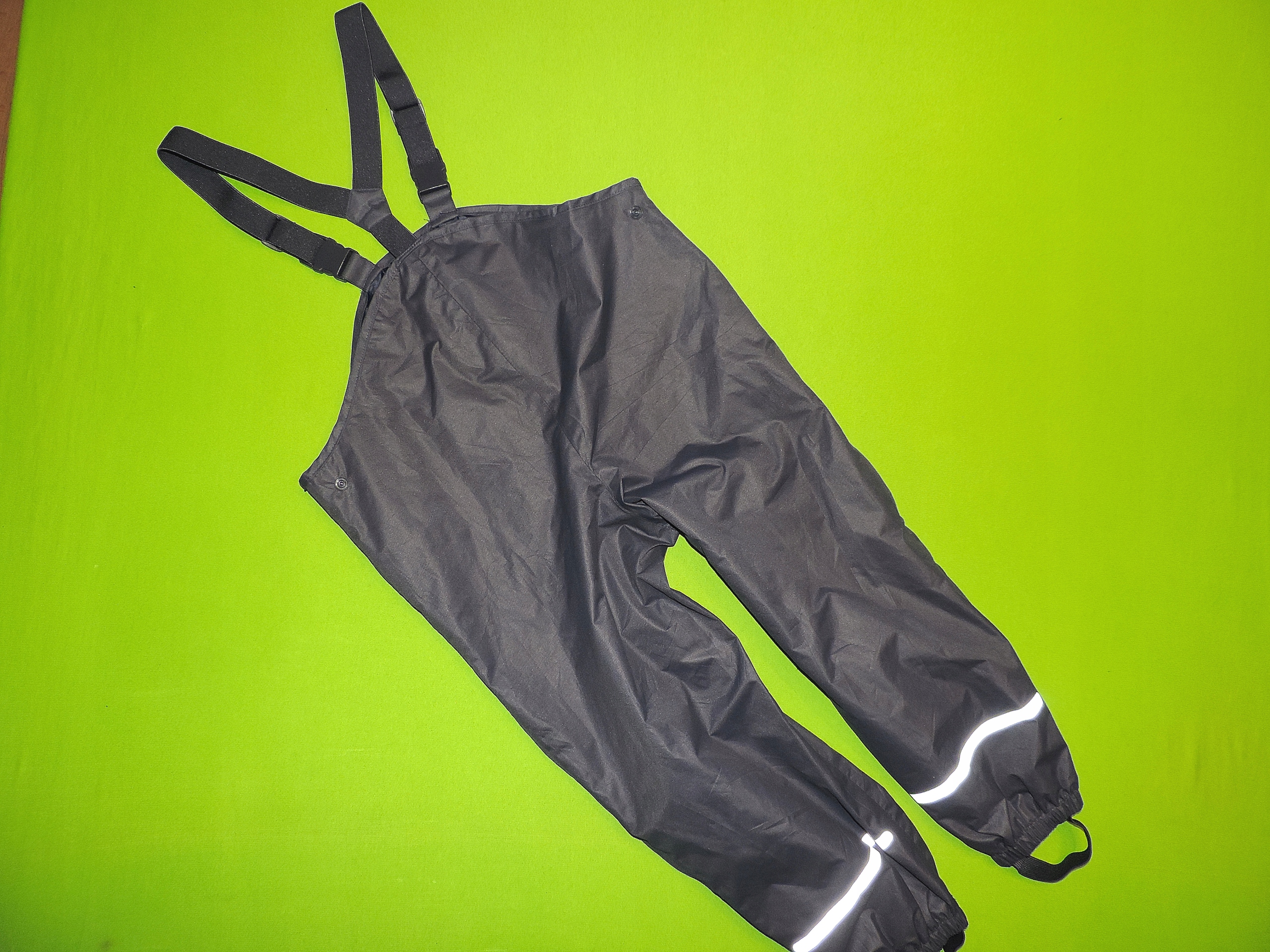 TCM__CHŁOPIĘCE SPODNIE PRZECIWDESZCZOWE__110 Rozmiar (new) 110 (105 - 110 cm)