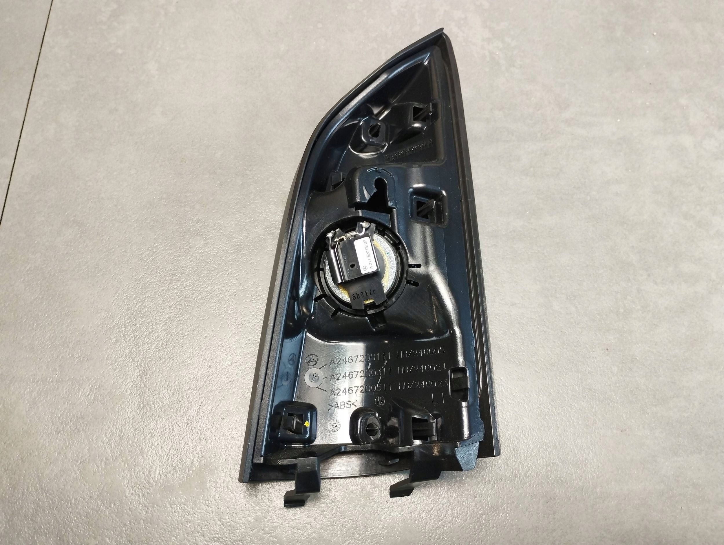 Mercedes-Benz B W246 W242 covering speaker A2467200111